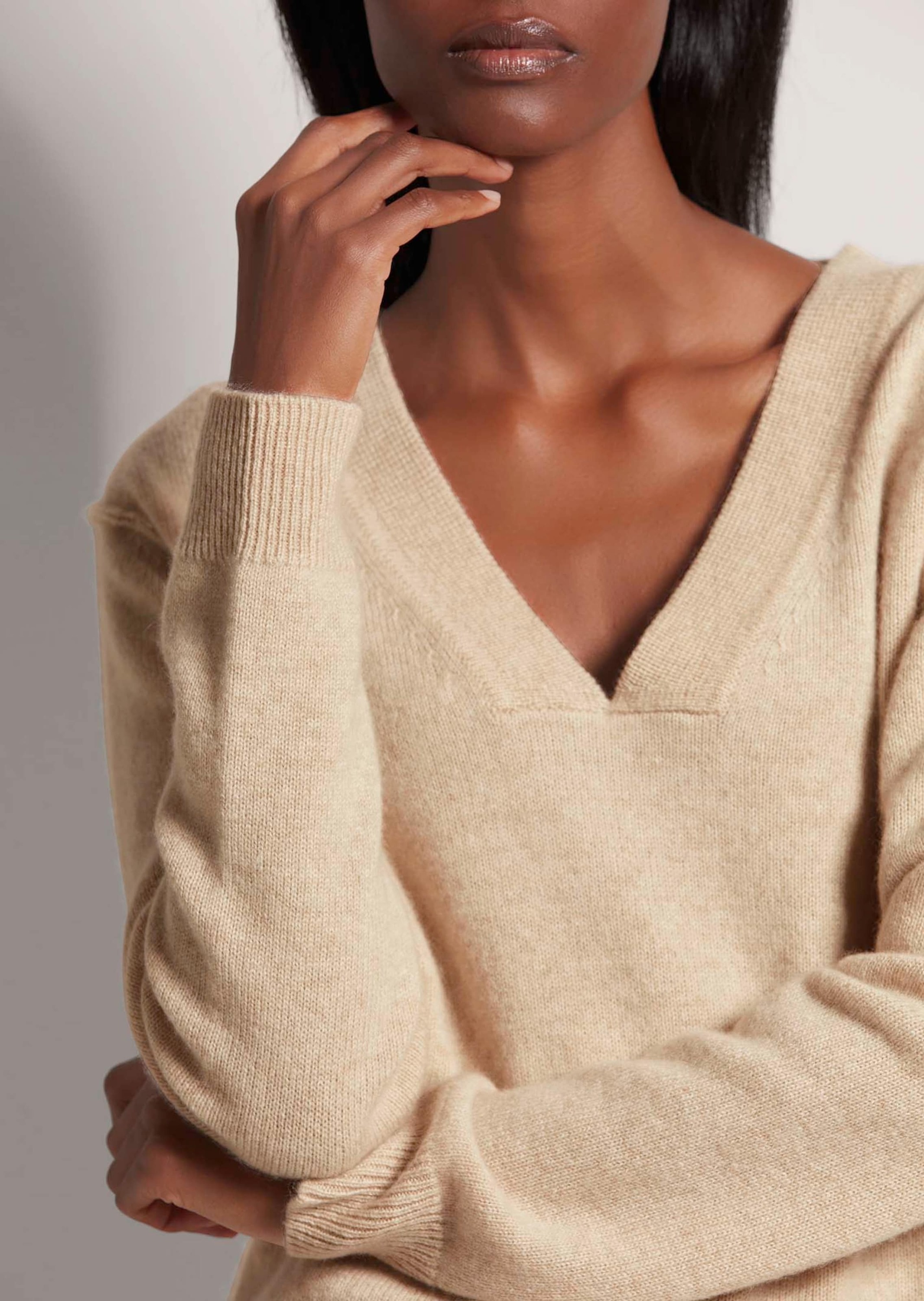MADELEINE Longpullover »Pullover Kurzer V-Pullover mit Good Kaschmir«