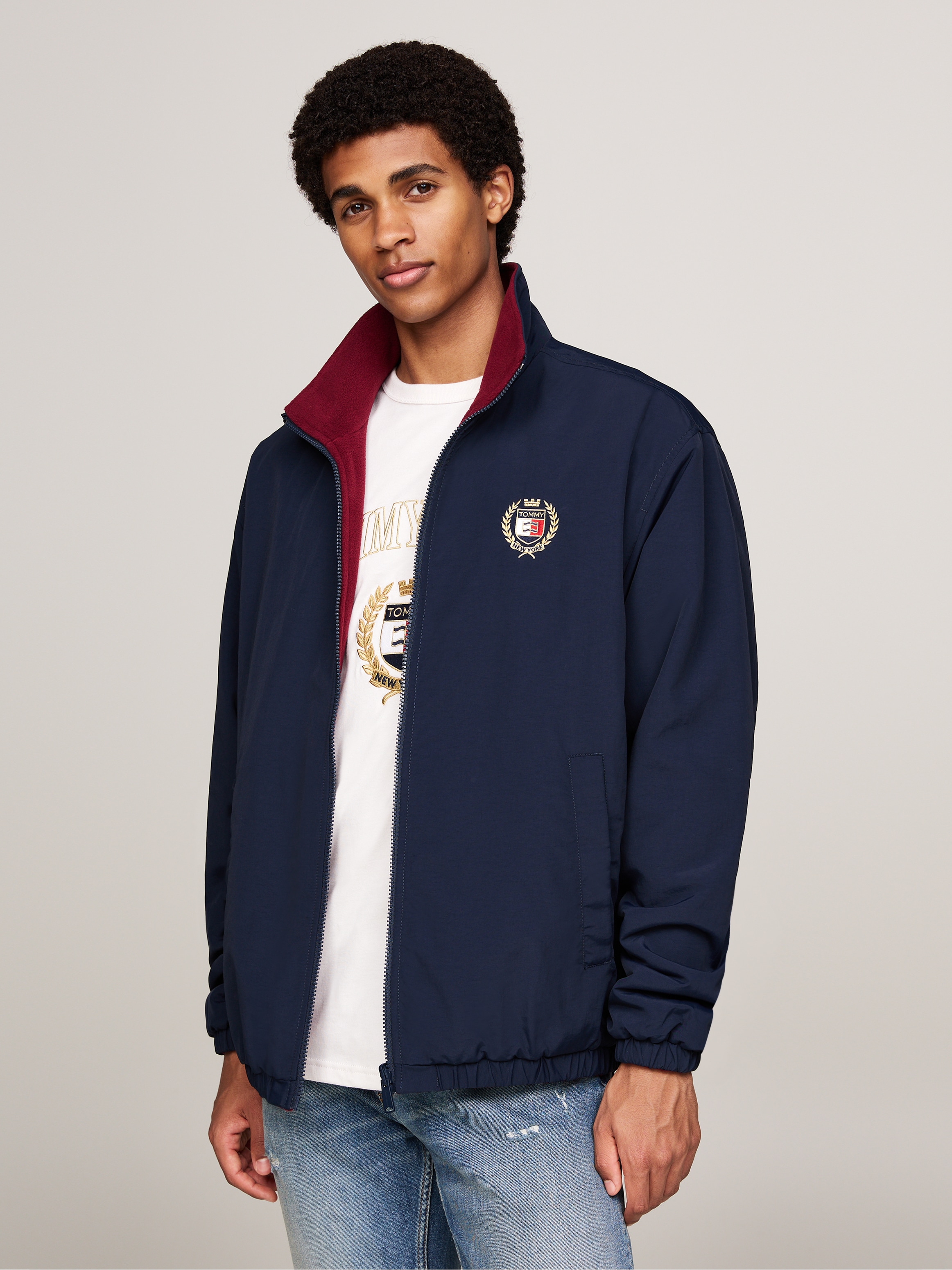 Tommy Jeans Windbreaker "TJM POLAR CREST REVERSE JKT EXT", Stickerei auf Brusthöhe