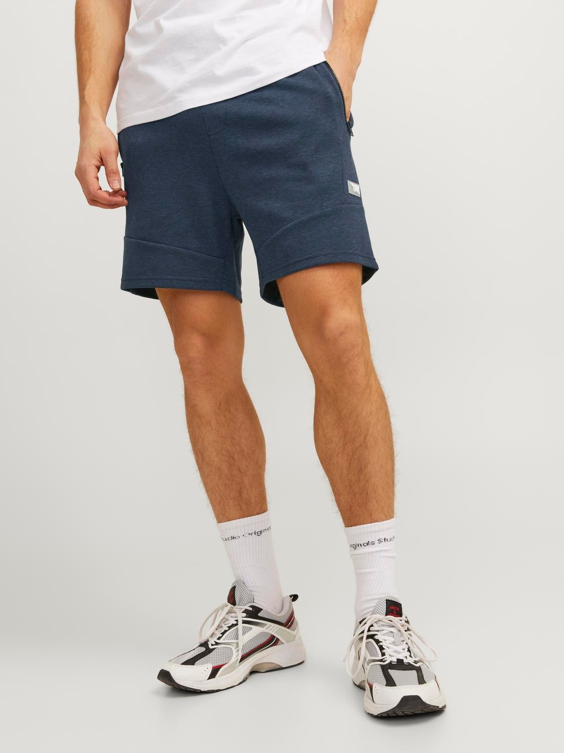 Jack & Jones Sweatshorts »JPSTAIR SWEAT SHORTS BEX SN«, mit Kordel