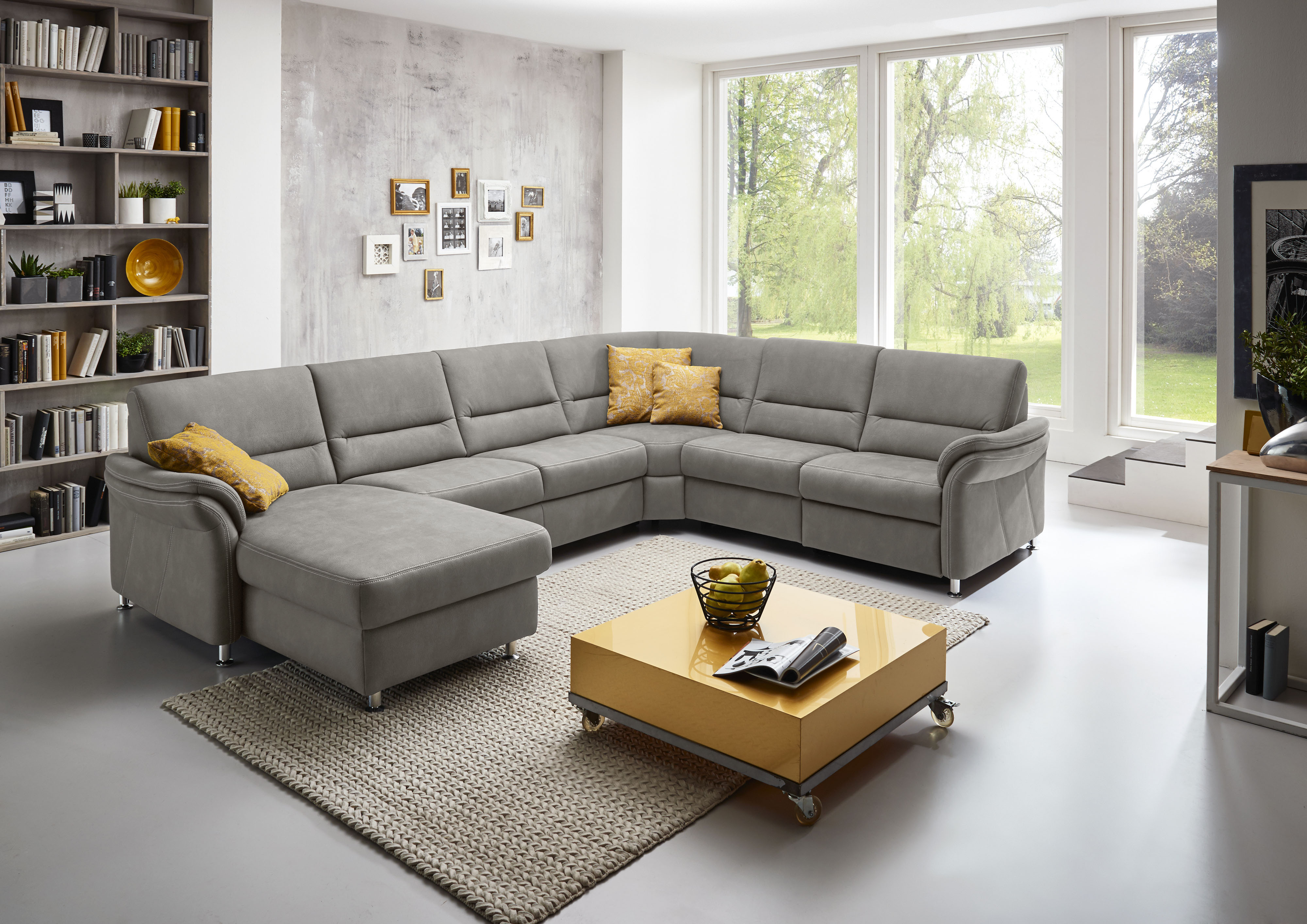 Die PlanBar Wohnlandschaft "ZE-EM16033 U-Form, Breite 330 cm" wahlweise mit Kopfstützen und Schlaffunktion