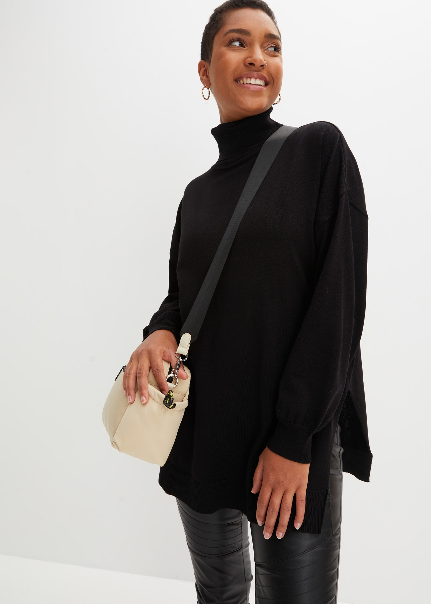bonprix Rollkragenpullover im Feinstrick mit hohem Viskoseanteil, lässig, hohe Seitenschlitze