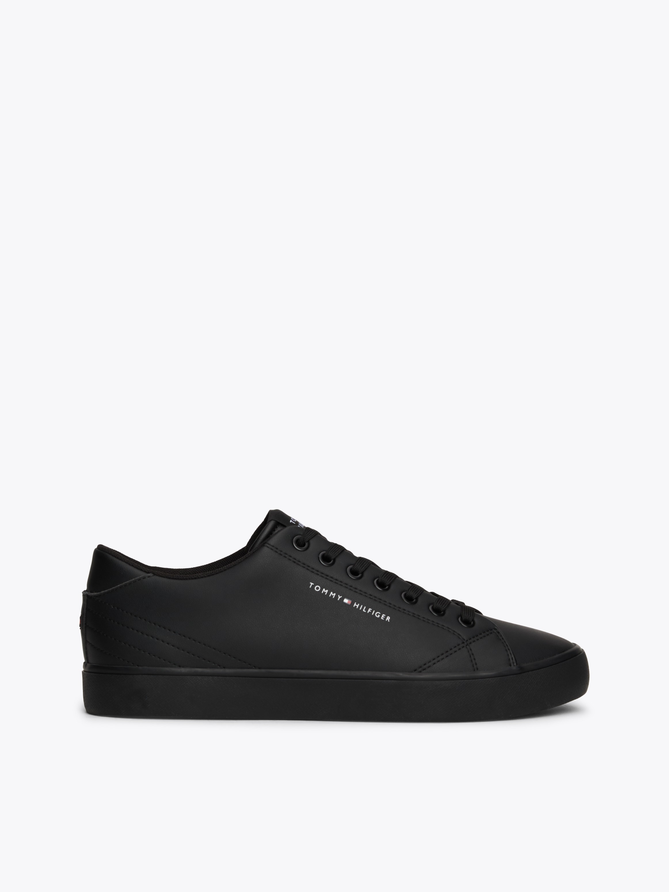 Tommy Hilfiger Sneaker »TH HI VULC CORE LOW LEATHER ESS«, Freizeitschuh, Halbschuh, Schnürschuh mit Ziernähten an der Ferse