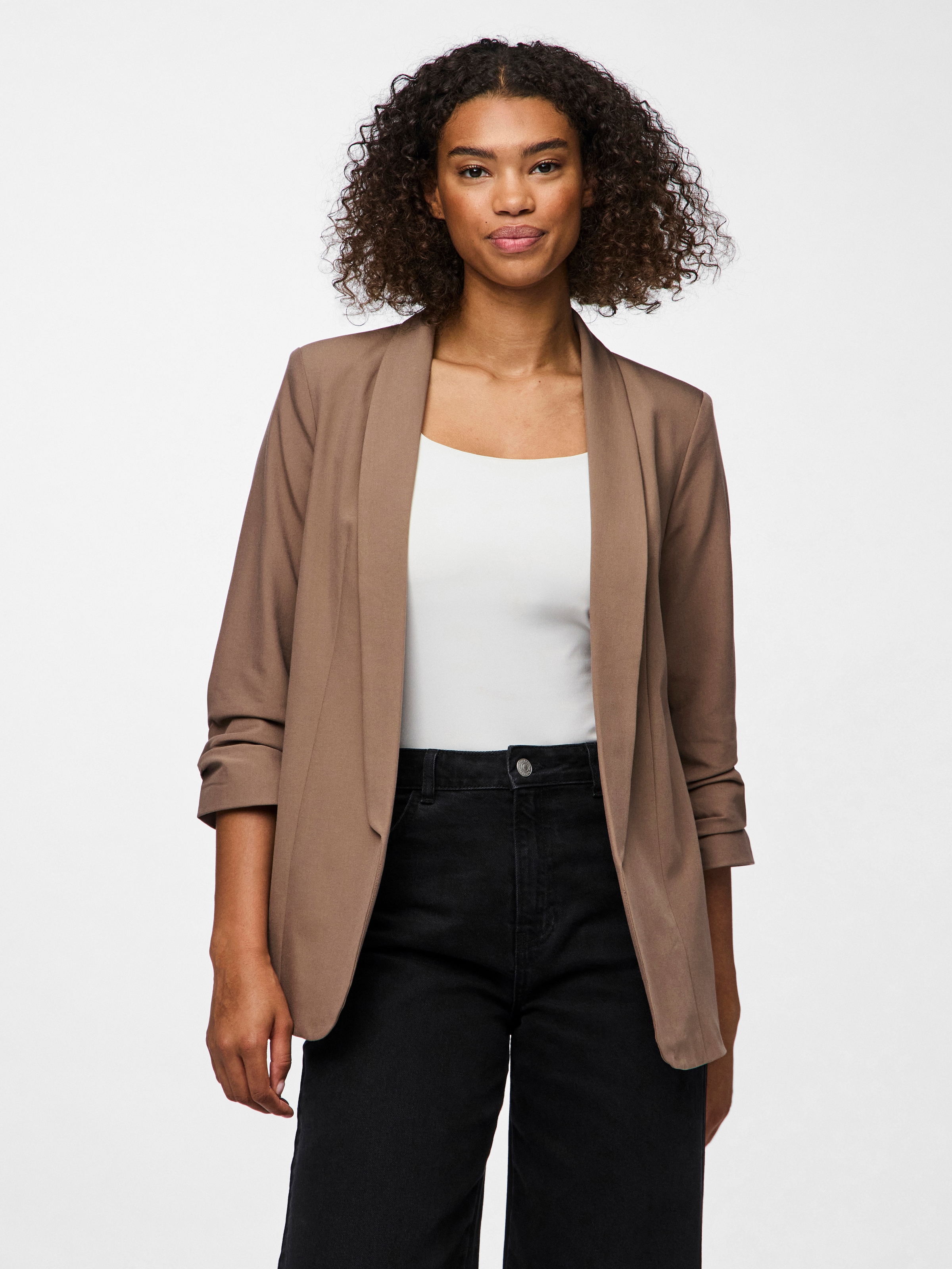 pieces Blusenblazer »PCBOSELLA 3/4 BLAZER NOOS« mit Faltendetail am Ärmel