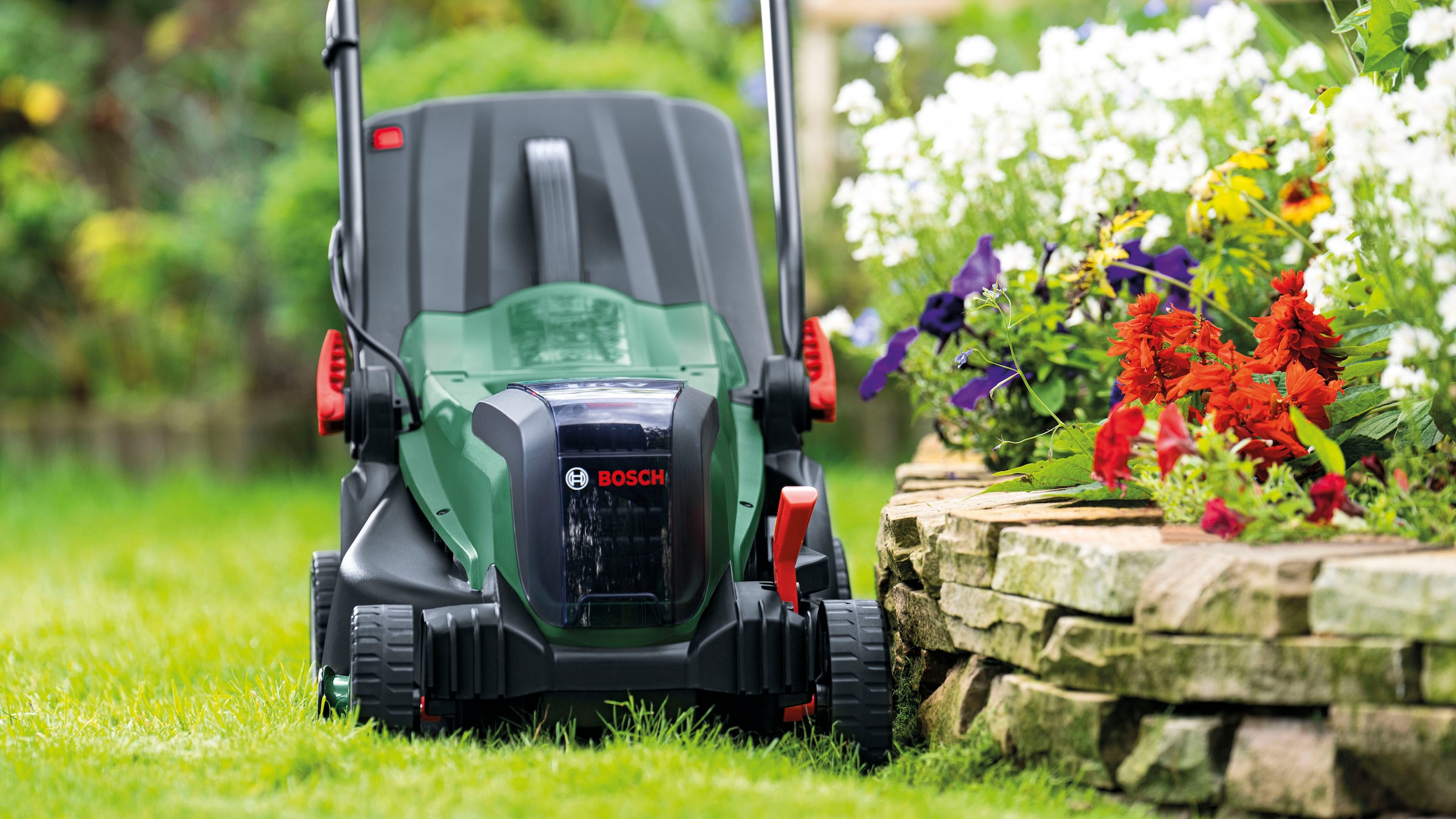 Bosch Home & Garden Akkurasenmäher »UniversalRotak 2x18V-37-550«, mit 2xAkku 18V/4,0 Ah und Ladegerät