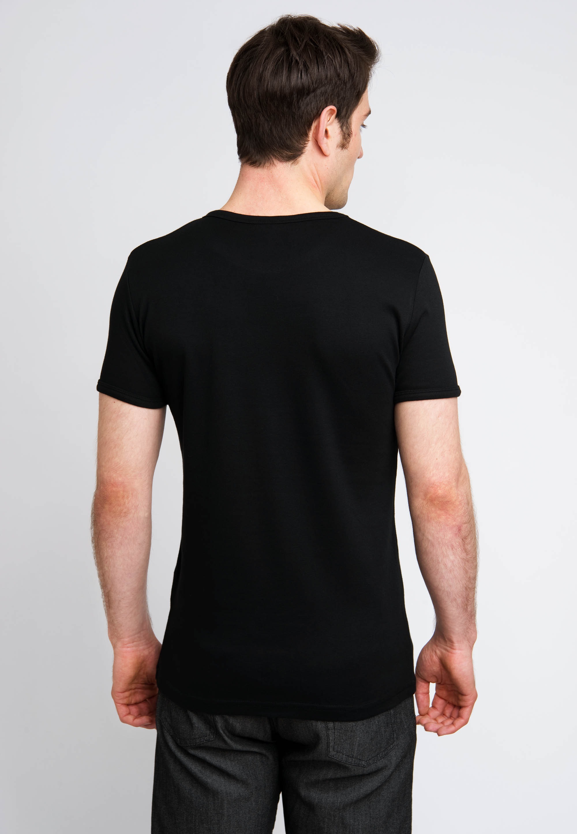 LOGOSHIRT T-Shirt »DC - Batman - Gotham Knight«, mit coolem Batman-Frontprint