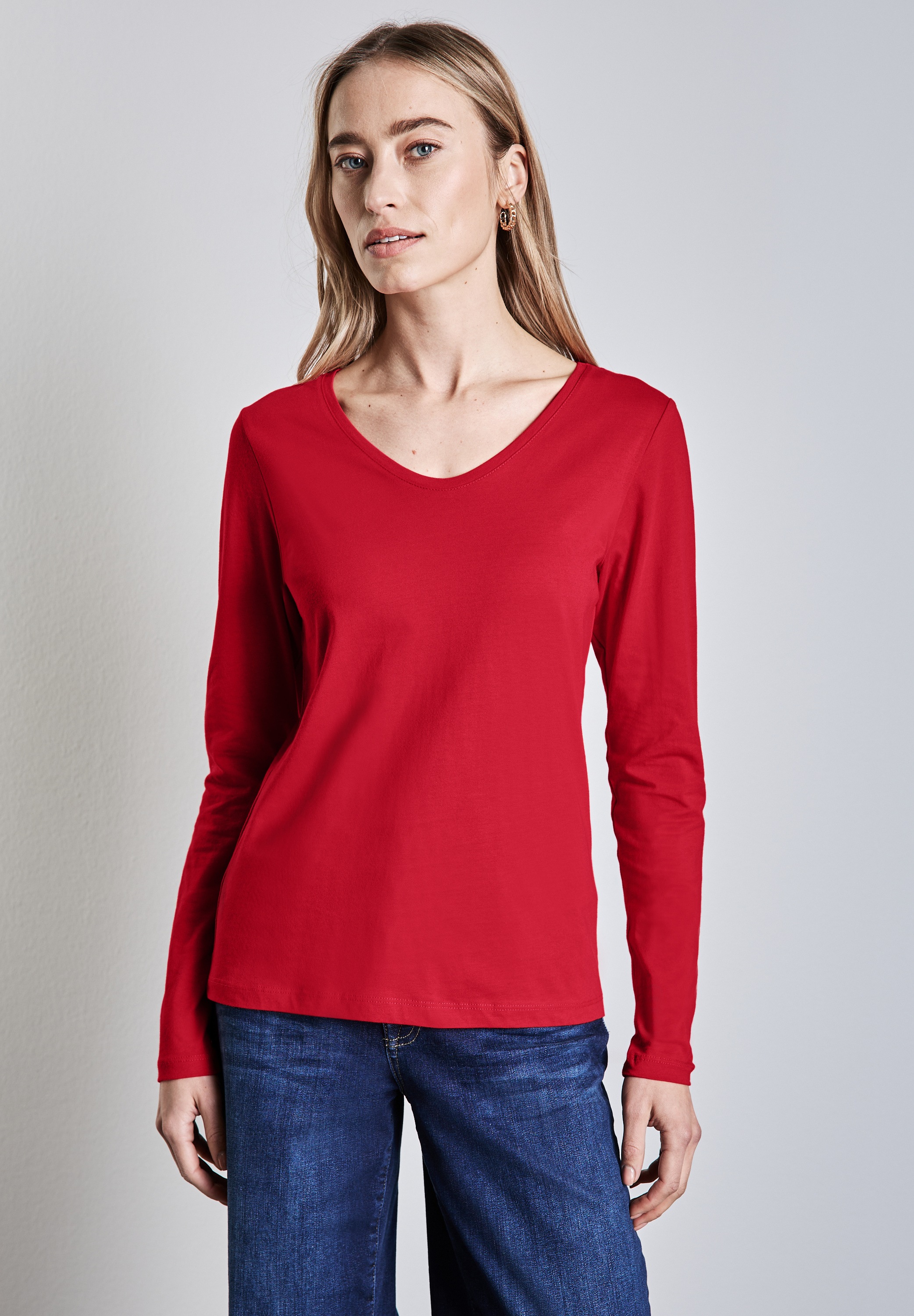 STREET ONE Langarmshirt, mit abgerundetem V-Ausschnitt