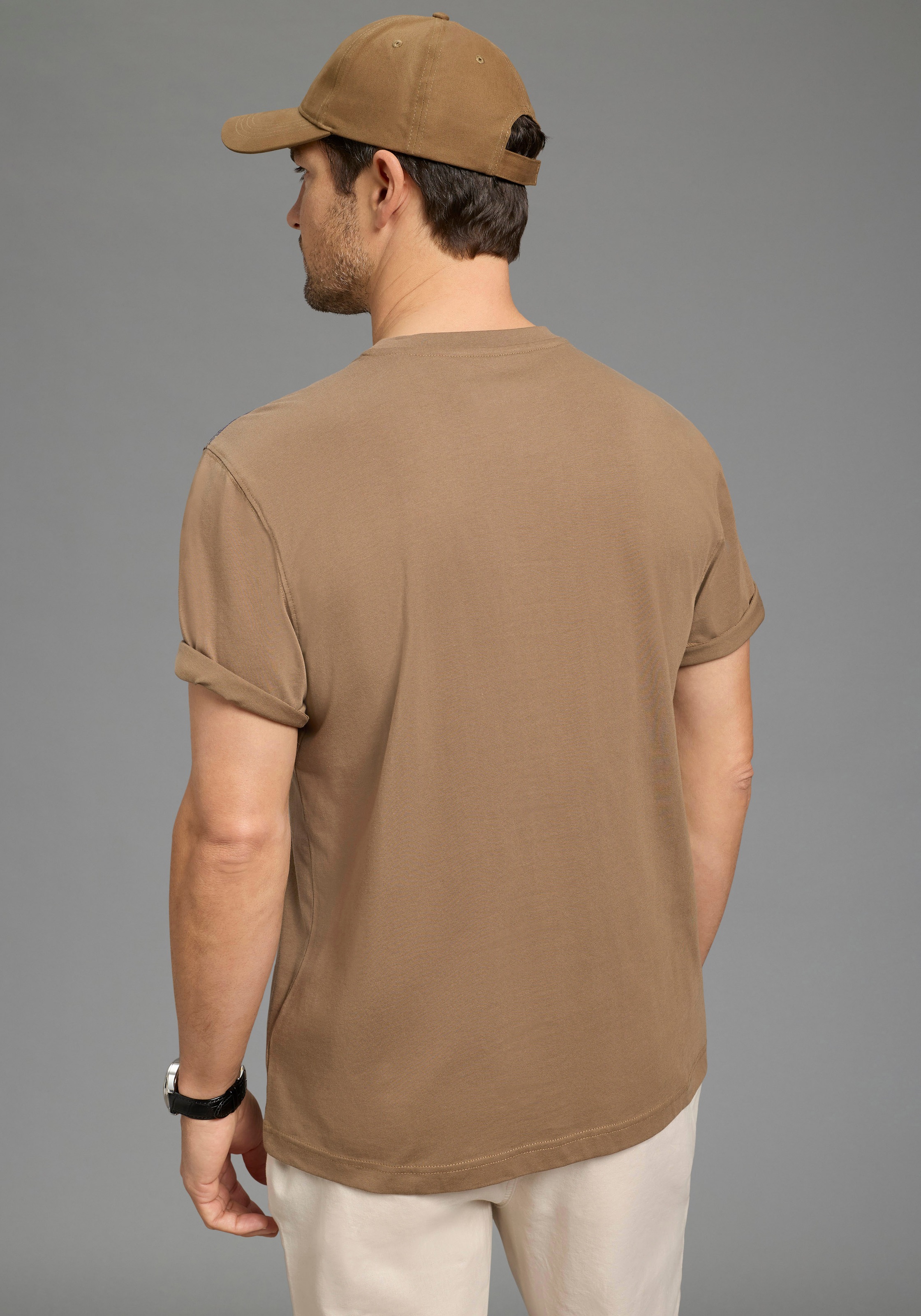 Man's World Rundhalsshirt »Neue Kollektion!« normale Passform, kurzarm, mit Rundhalsausschnitt, mit Print