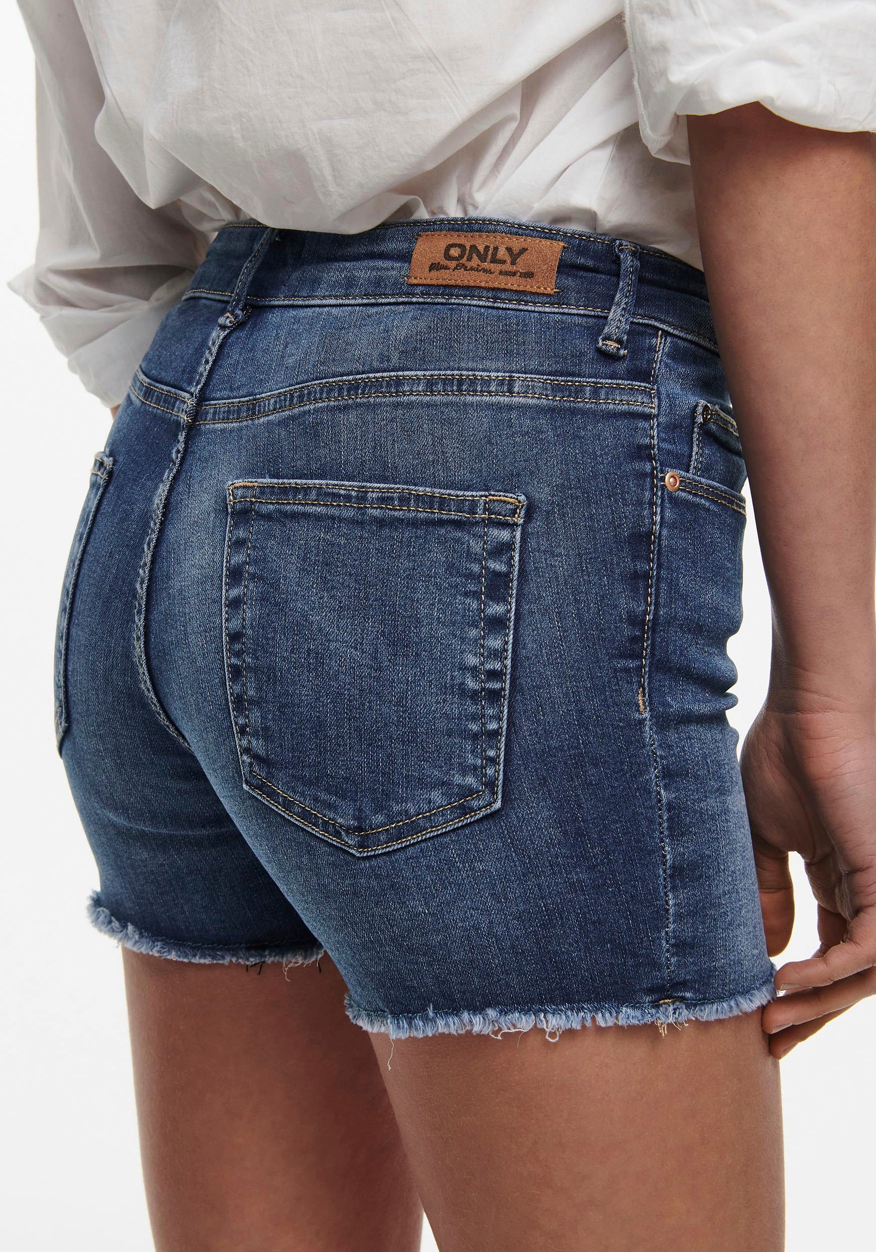 Thumbnail - ONLY Jeansshorts "ONLBLUSH – Jeansshorts mit fransigem Saum", Abriebeffekte, modisch, skinny fit, Rundhals, regular fit