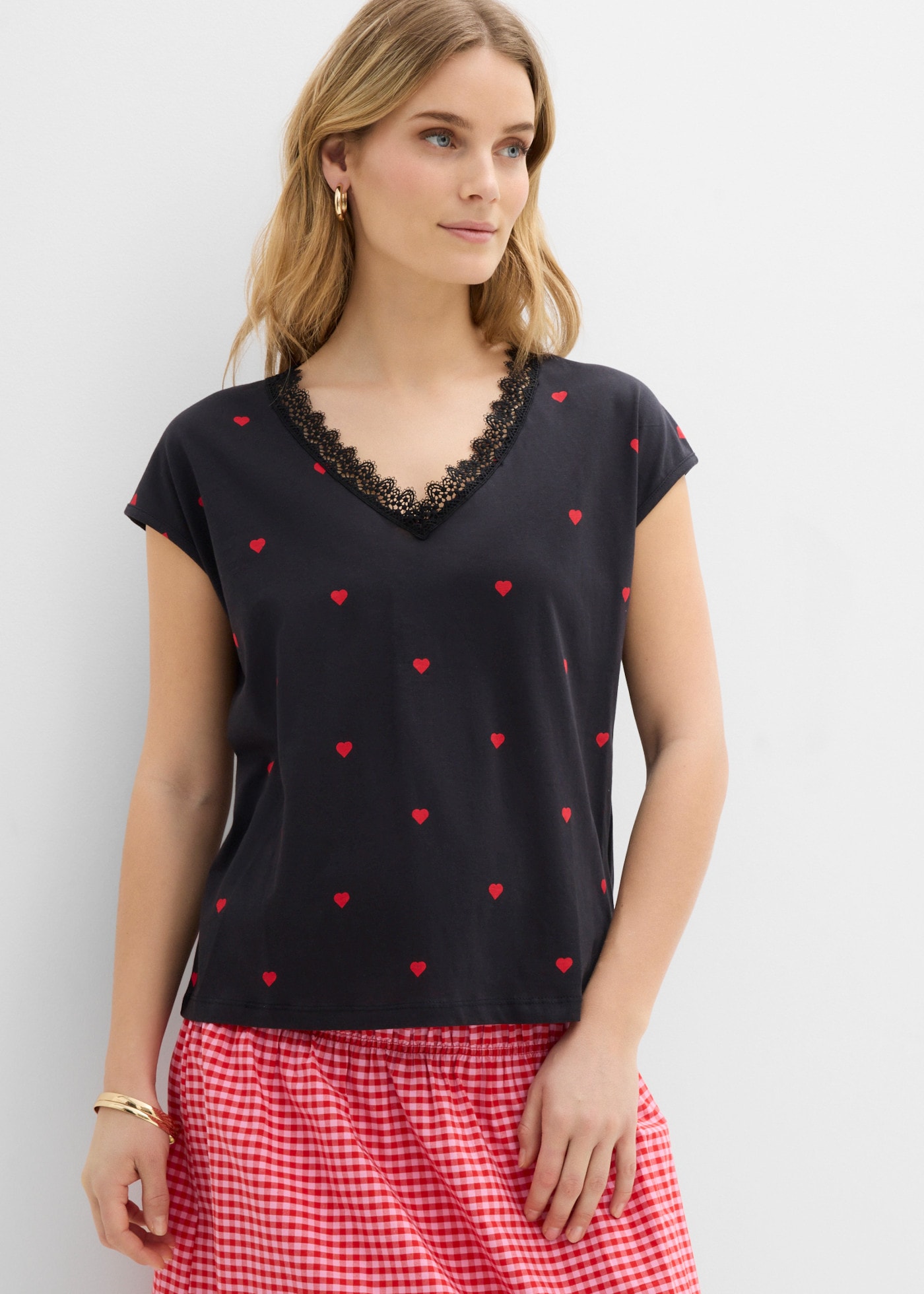 bonprix T-Shirt mit V-Ausschnitt, lockerer Schnitt, aus Baumwolle