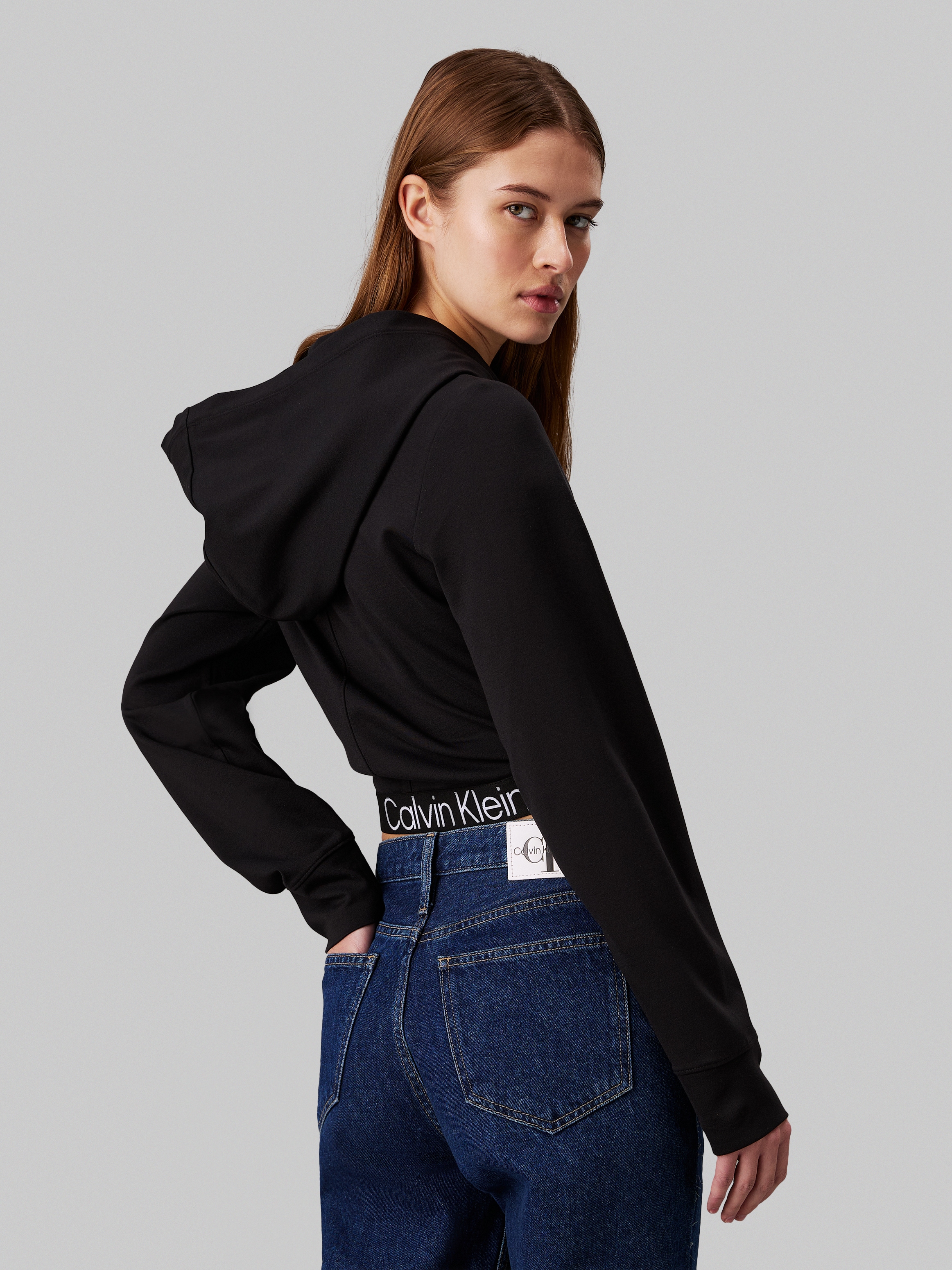 Calvin KLEIN Džinsai Marškinėliai su gobtuvu »TAPE MILANO Bliuzonas su Logoschriftzug