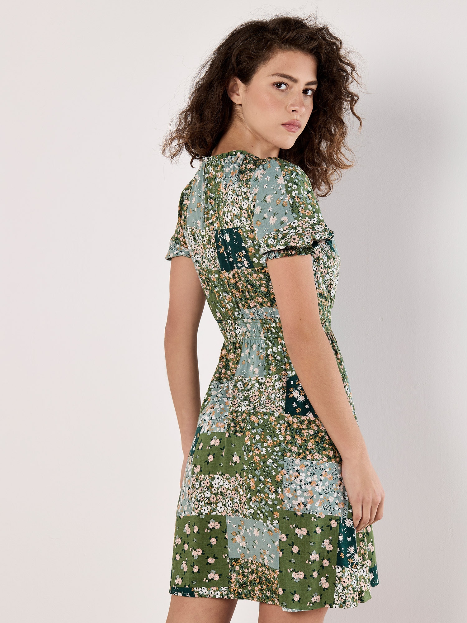 Apricot Minikleid »Minikleid« mit Smokdetails