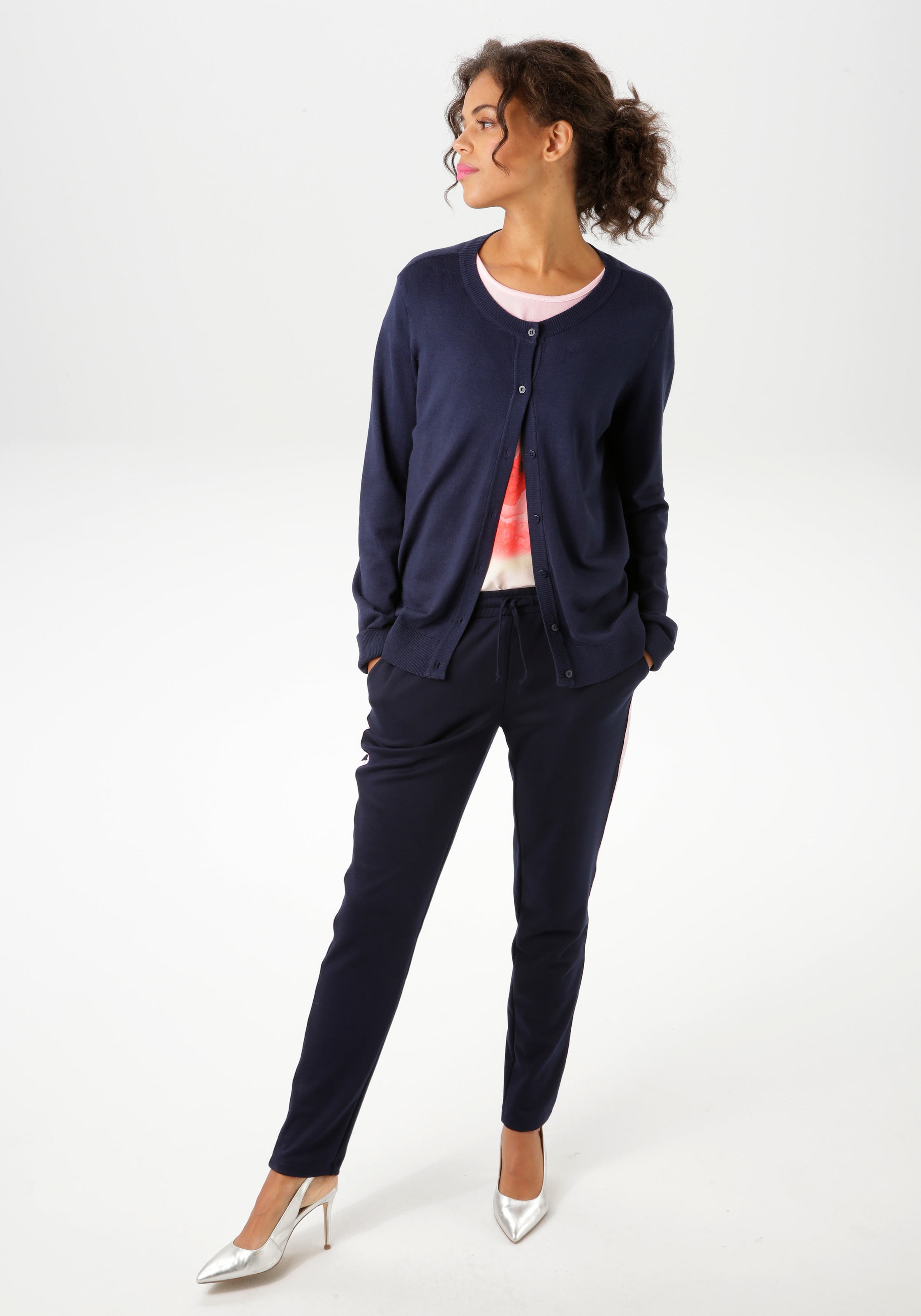 Aniston CASUAL Strickjacke, mit Rundhals-Ausschnitt - NEUE KOLLEKTION