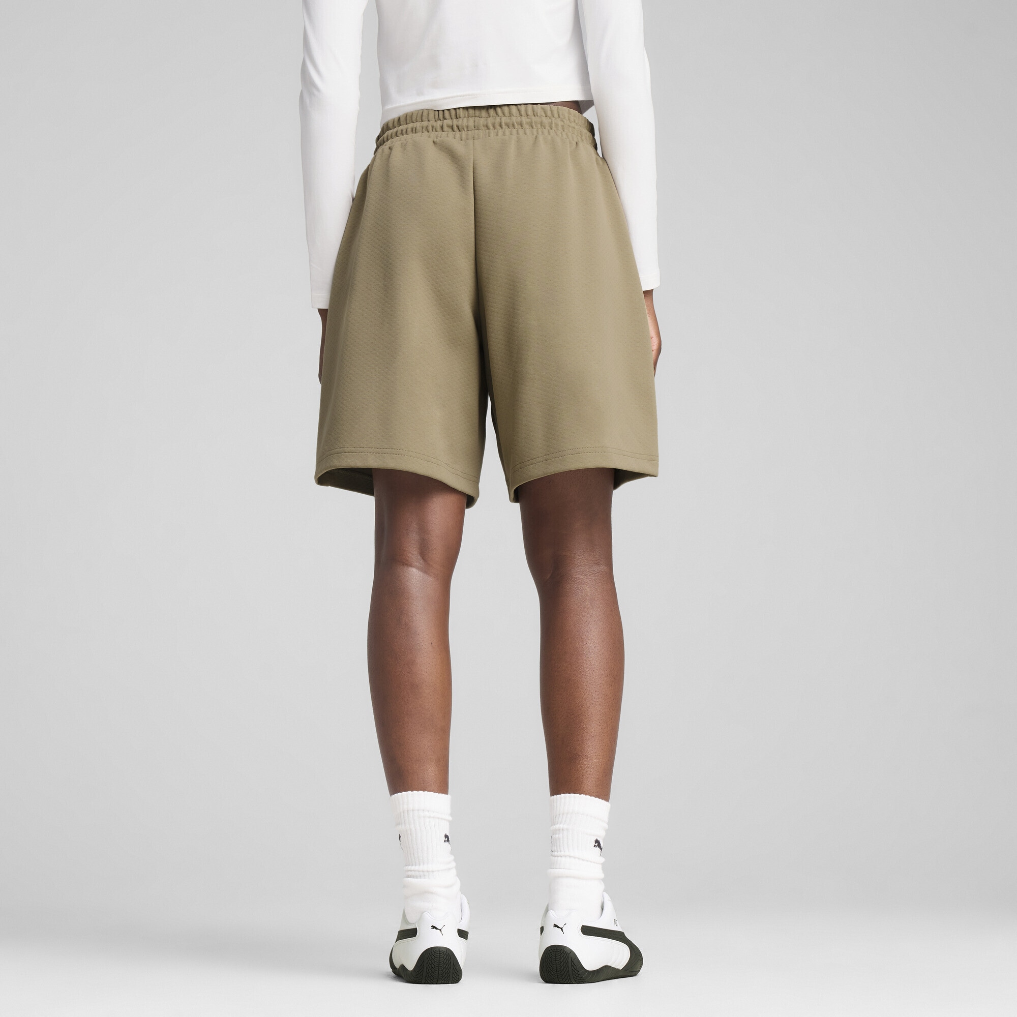 PUMA Sporthose »WARDROBE ESS Lange Relaxed Fit 8" Shorts Damen«