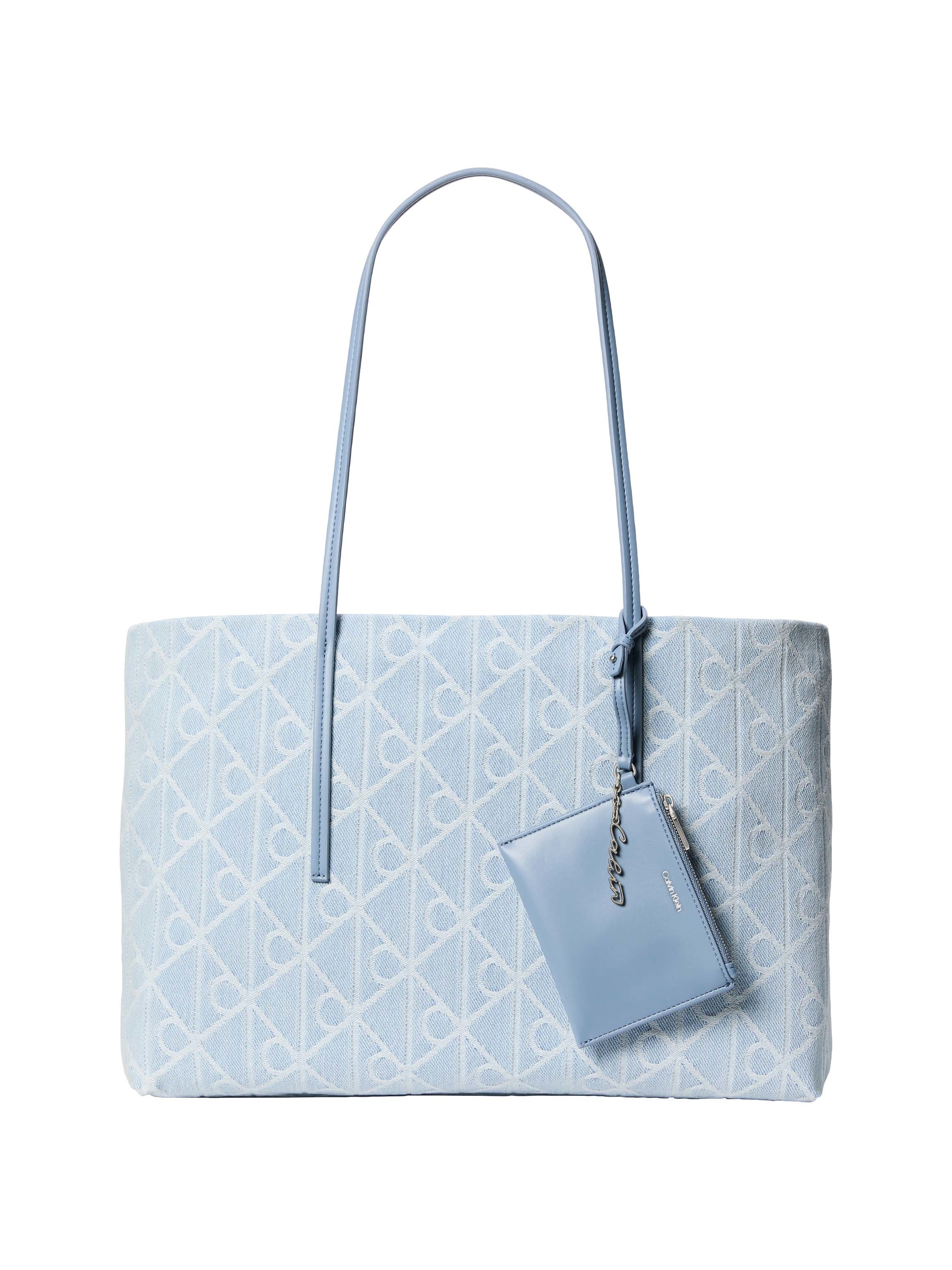 Calvin Klein Tragetasche "EMBLEM AOP DENIM TOTE W/ POUCH" Schultertasche, Umhängetasche mit Reißverschluss-Täschchen, 2 tlg.