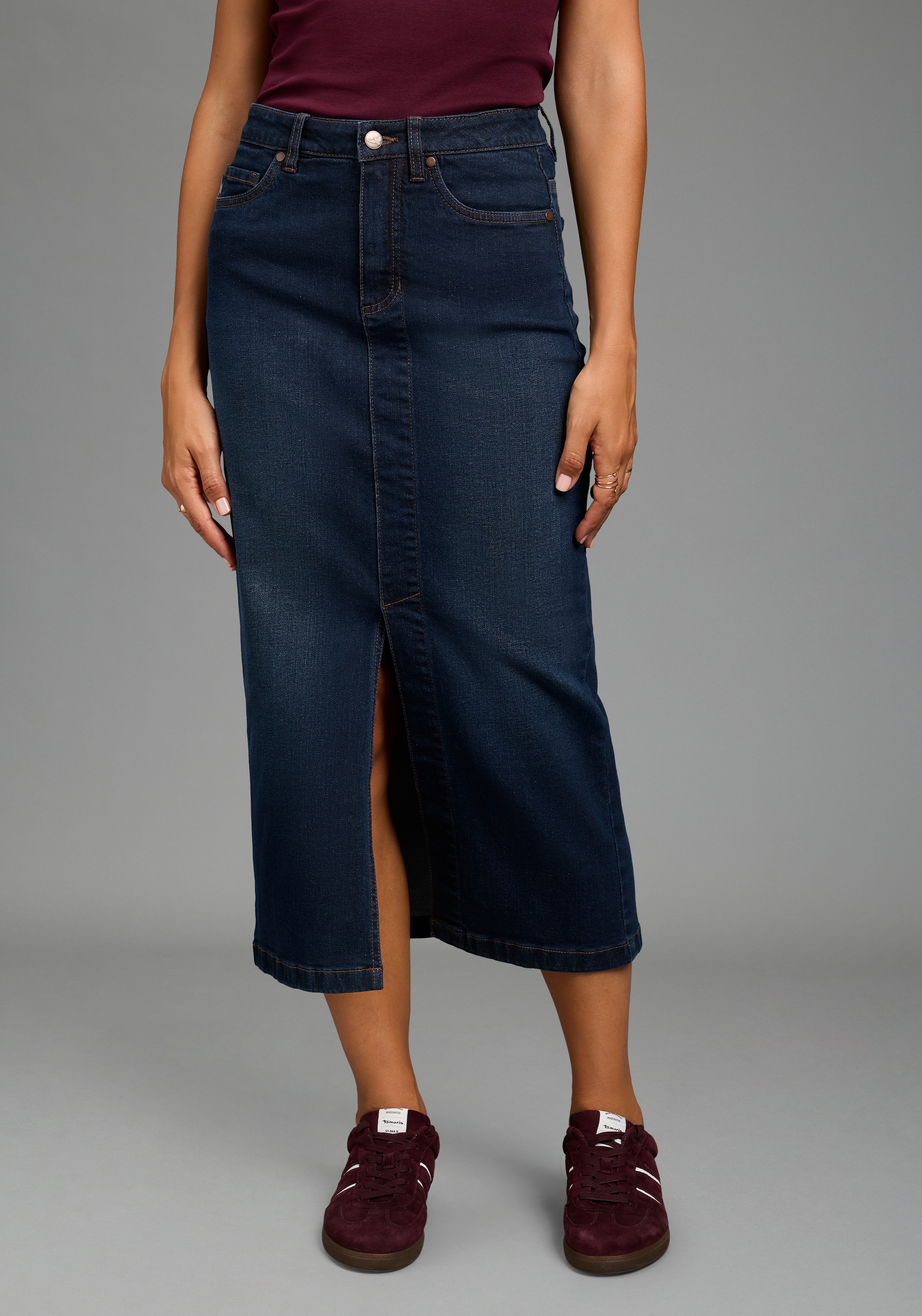 Arizona Jeansrock "lang" wadenlang, mit Schlitz, figurbetonte Passform, aus elastischem Denim