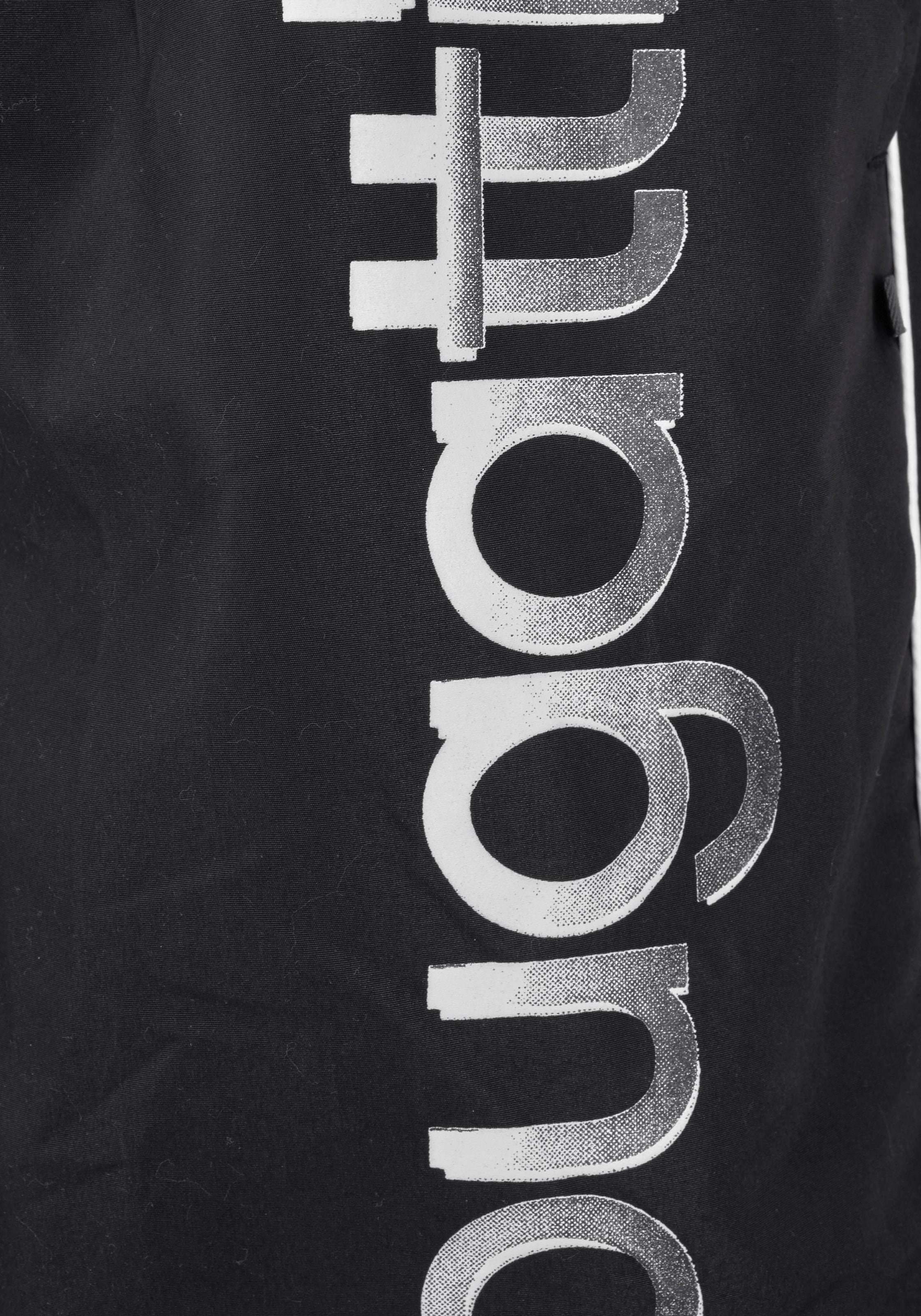 bugatti Badeshorts »Giovanni«, mit großem Logoprint auf dem linken Bein