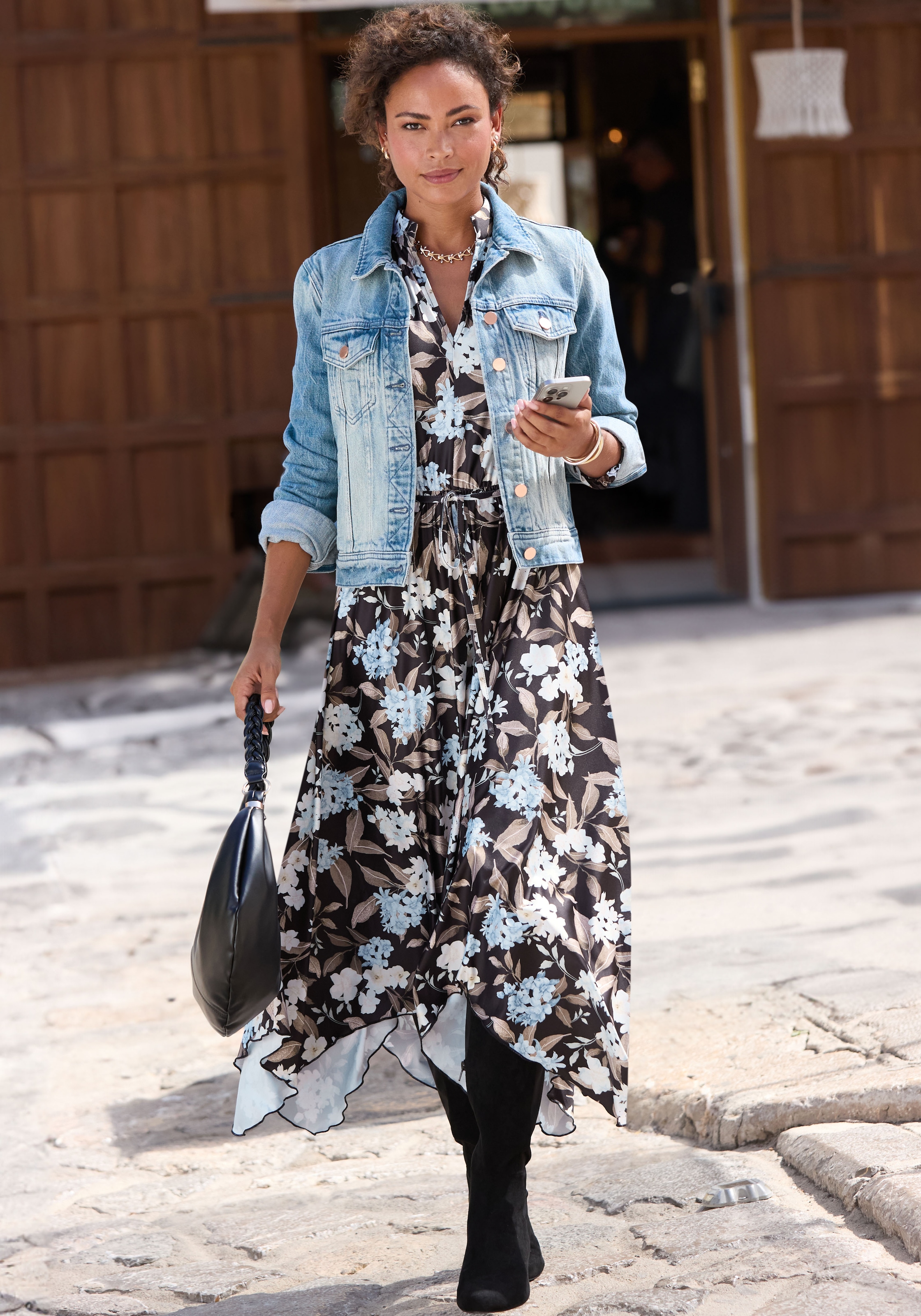 LASCANA Midikleid mit Bindegürtel,  Ohne Taschen aus bügelfreier Qualität