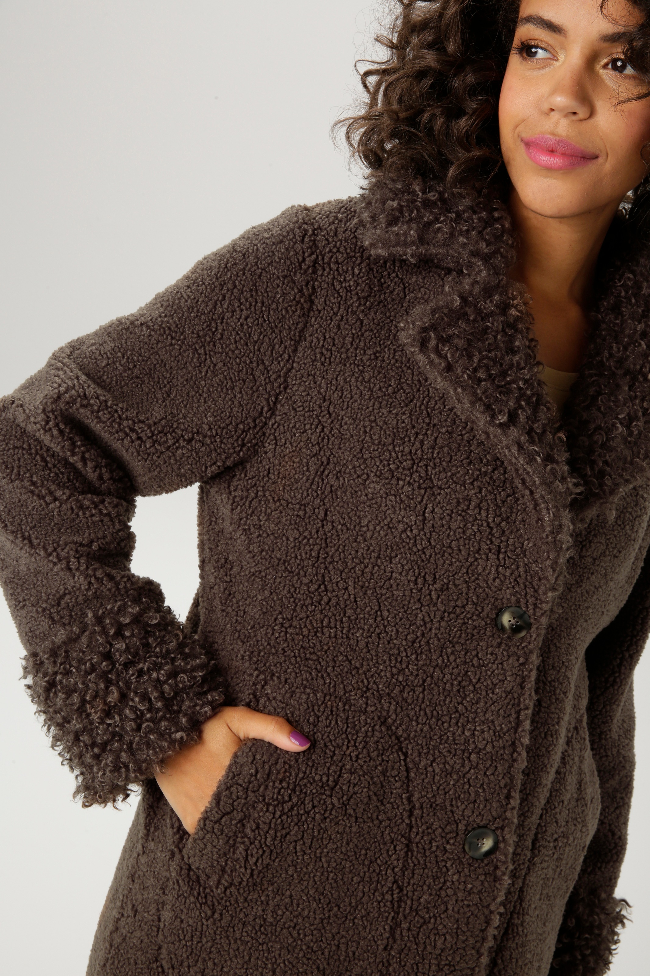 Aniston CASUAL Langmantel, mit "Locken" am Reverskragen und den Ärmeln - NEUE KOLLEKTION