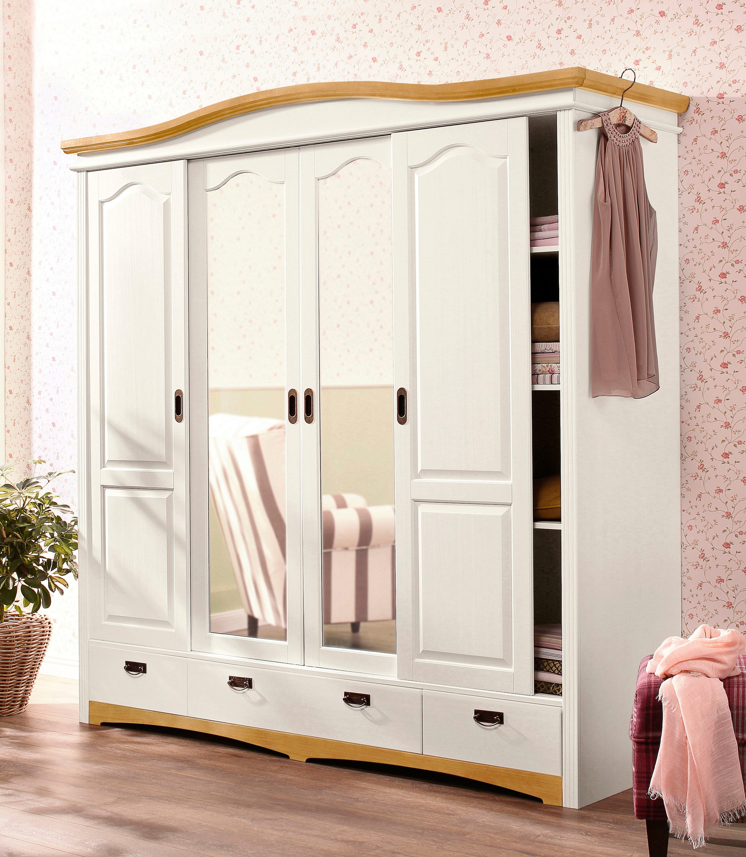 Home affaire Schiebetürenschrank »Konrad, Landhausstil, rustikal, mit Schubladen + Spiegel, Kassetten«, (3 Breiten: 153/202/249 cm H/T ca.207/64 cm), massive Kiefer, FSC®-zertifiziert, Messinggriffe, mehrere Varianten