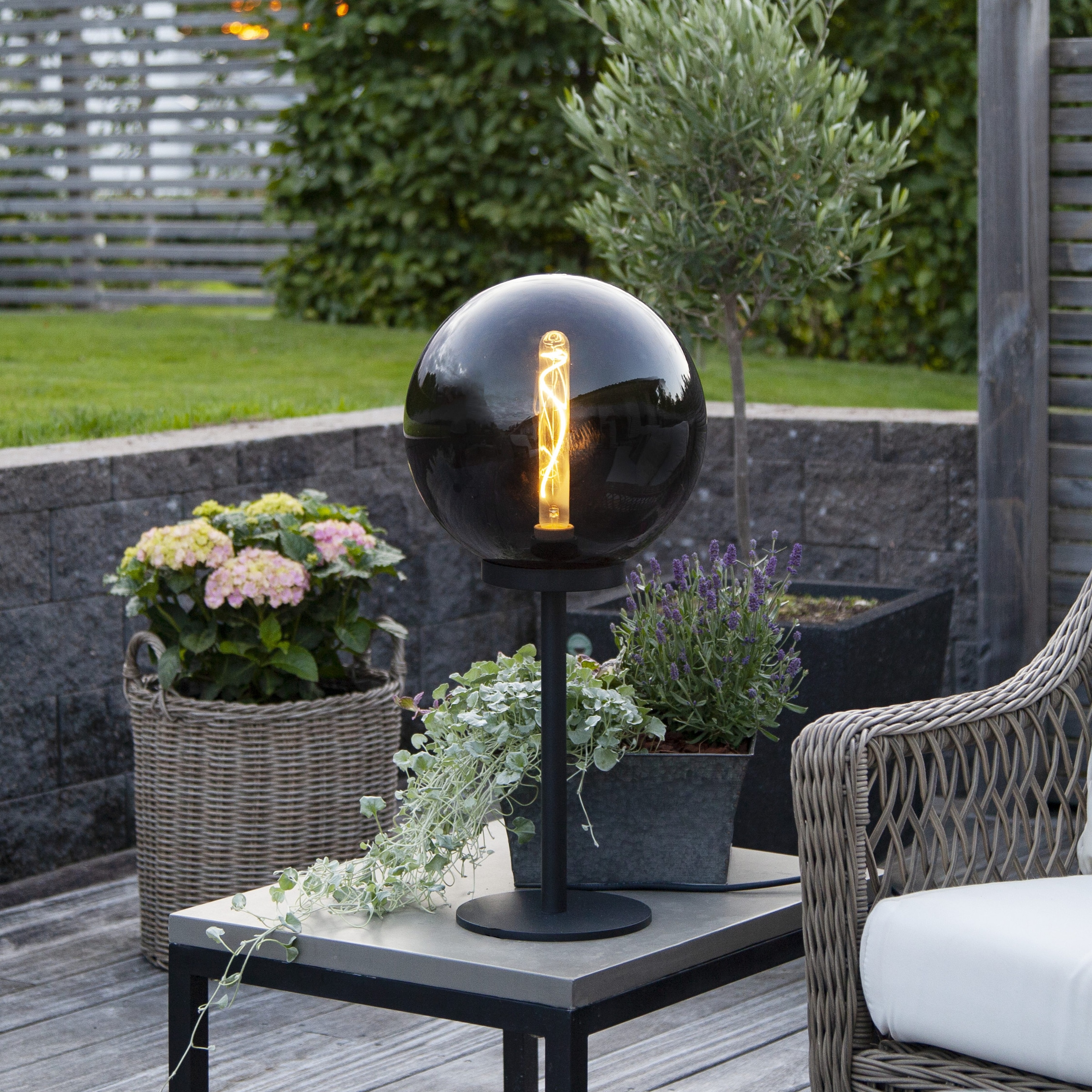 Parforce Traditional Hunting Außen-Stehlampe »Tischleuchte Orby« E27 1 Stk. rauchfarbener Kugelschirm, E27-Fassung ohne Leuchtmittel, max 25 W