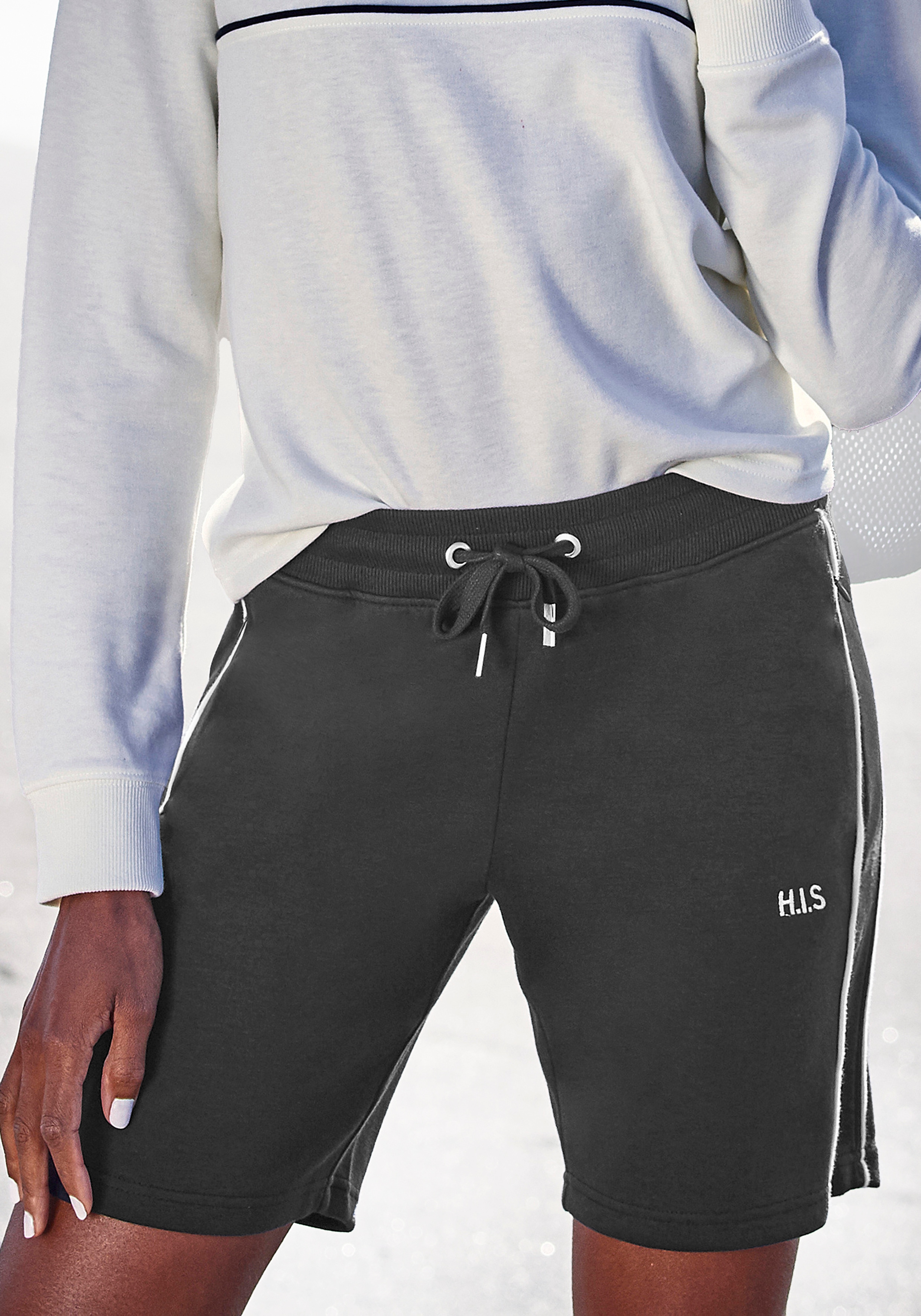 H.I.S Bermudas ", kurze sportliche Hose mit Logostickerei" Mit praktischen Reißverschlusstaschen. Ideal für Sport- und Freizeit.