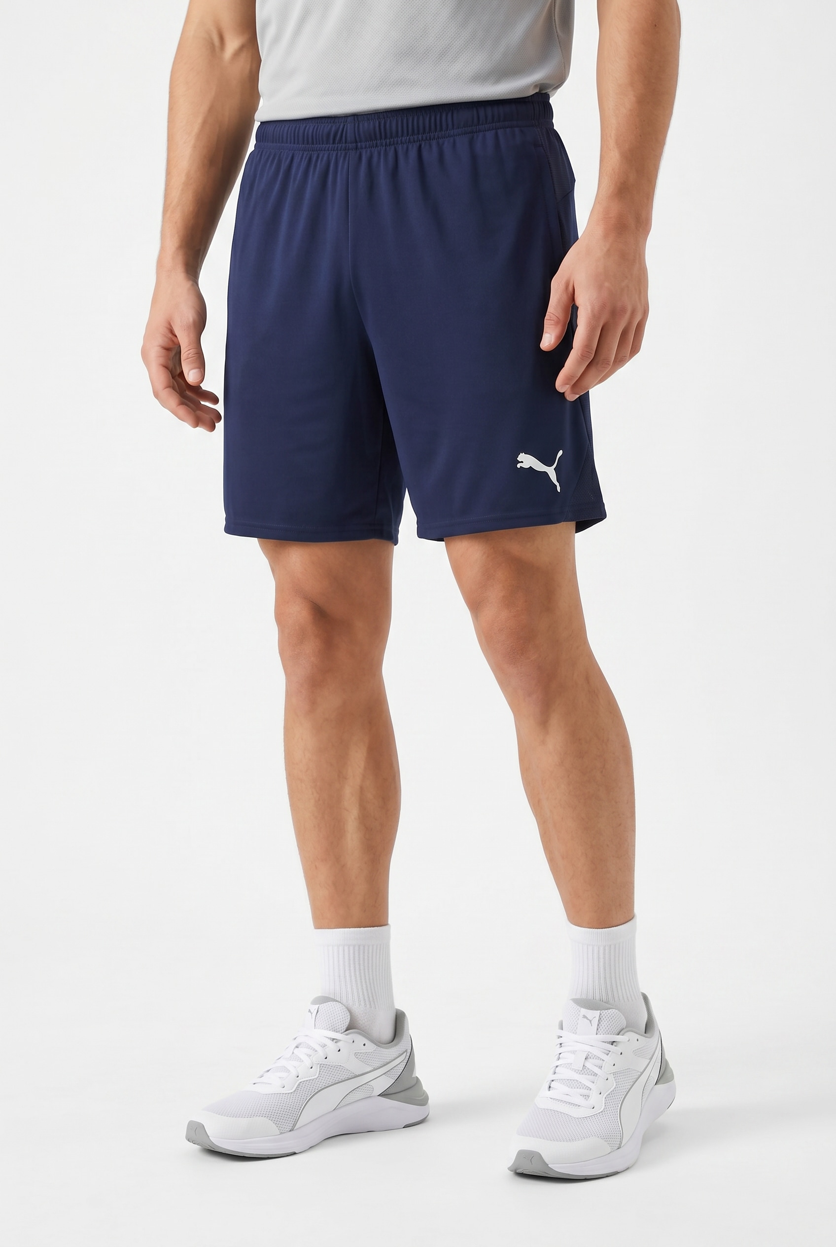 PUMA "TEAMGOAL SHORTS" aus Polyester, kniefrei, mit Interlock-Material, modernes Design