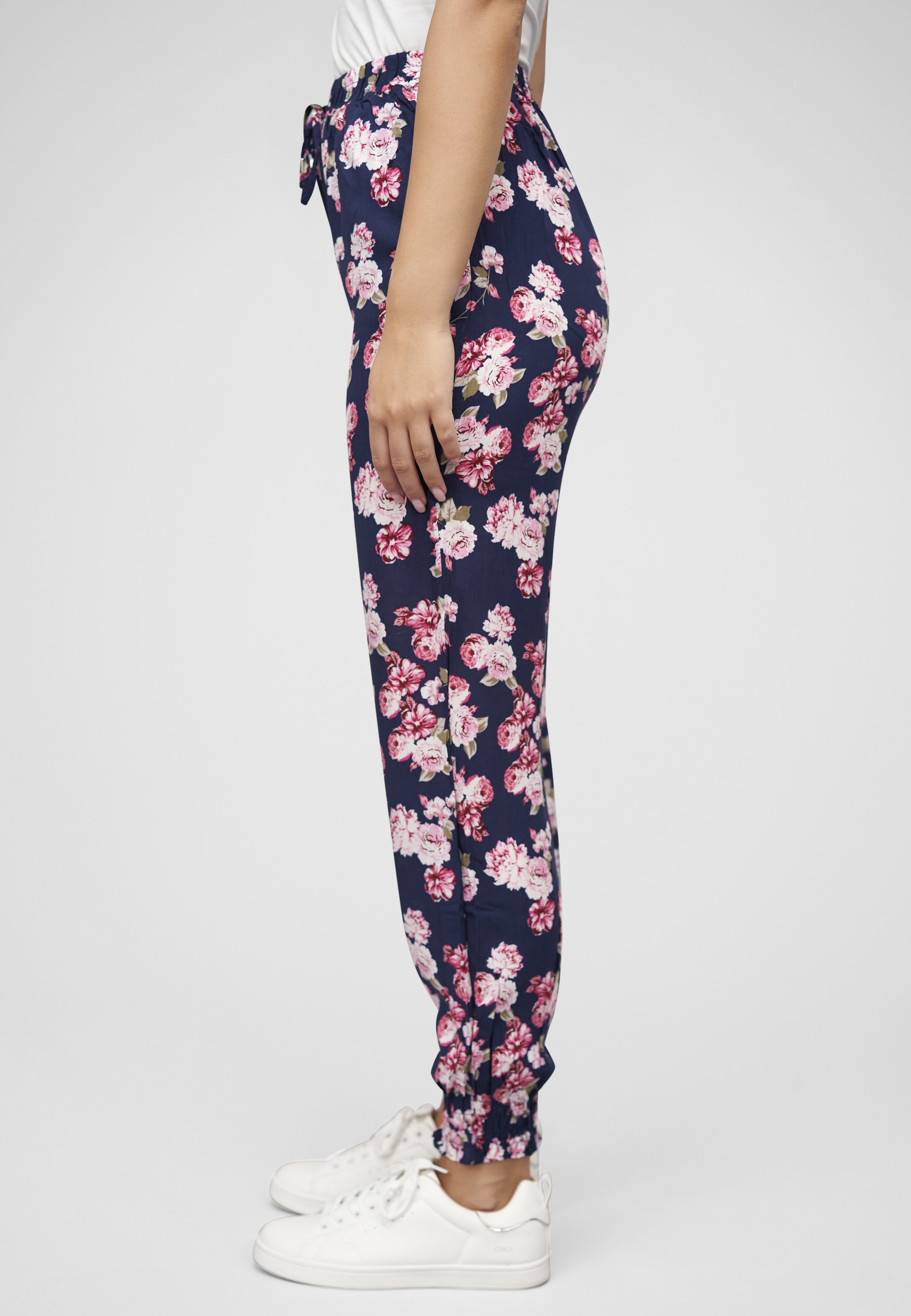 CLOUD 5IVE Stoffhose »CLOUD 5IVE Viskose Hose mit Bündchen 2-Pockets & Blumen Print«