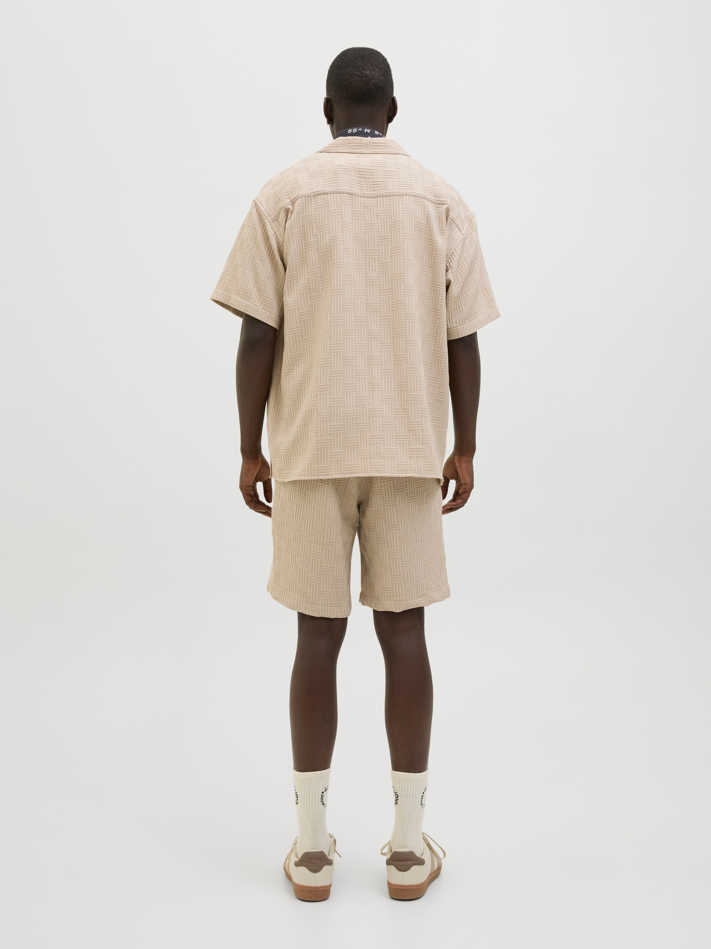 Jack & Jones Kurzarmhemd »JJEMATTEO RESORT SHIRT SS SN«, mit Resort Kragen
