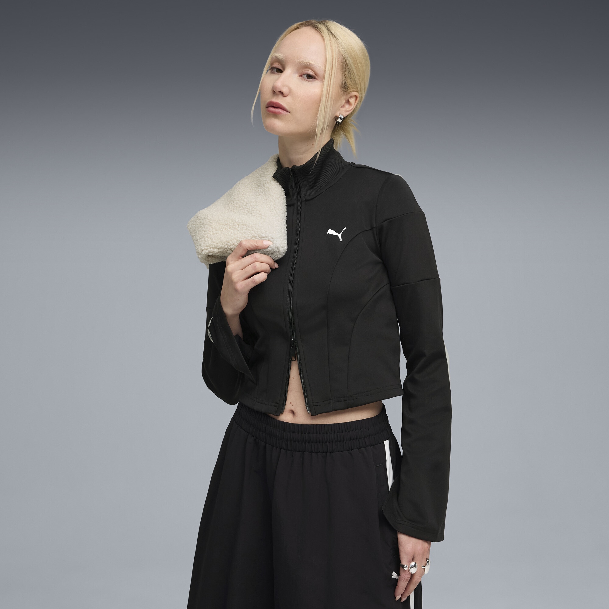 PUMA Trainingsjacke »DARE TO Slim Cropped Trainingsjacke Damen«