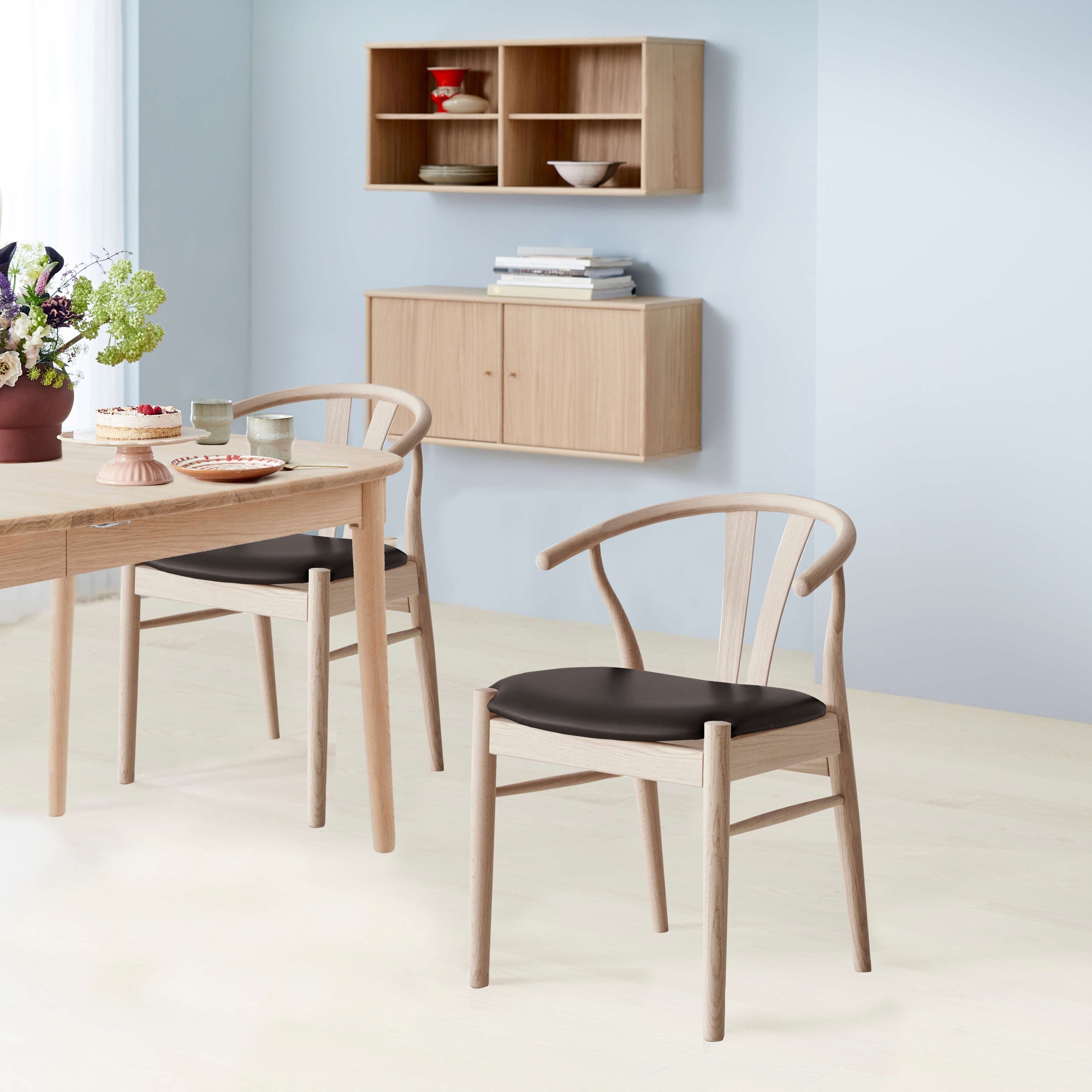 Hammel Furniture Stuhl "Frida, Massivholz mit gepolsterter Sitzfläche - hoher Komfort" () Massivholz, gepolsterte Sitzfläche, versch. Farbvarianten