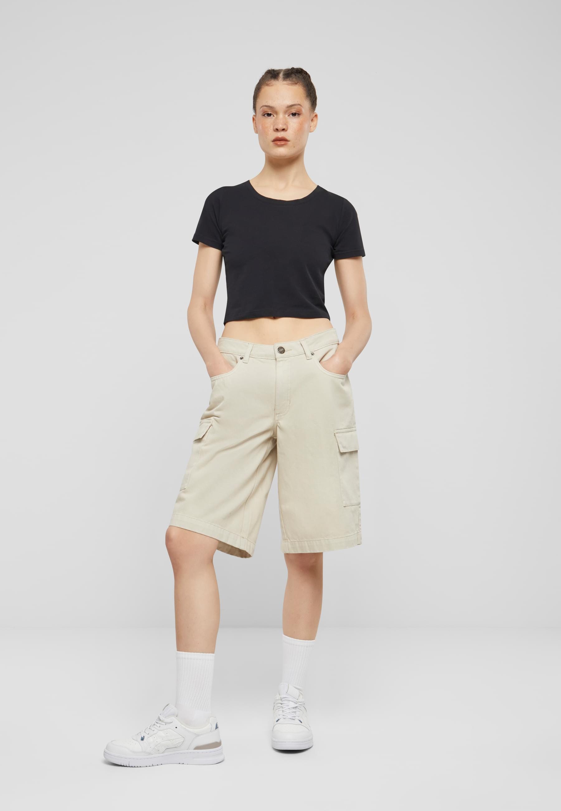 URBAN CLASSICS Cargoshorts »Urban Classics Ladies Cotton Cargo Bermuda«, (1 tlg.)