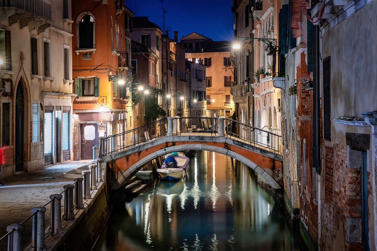 Papermoon Fototapete "Venedig bei Nacht"