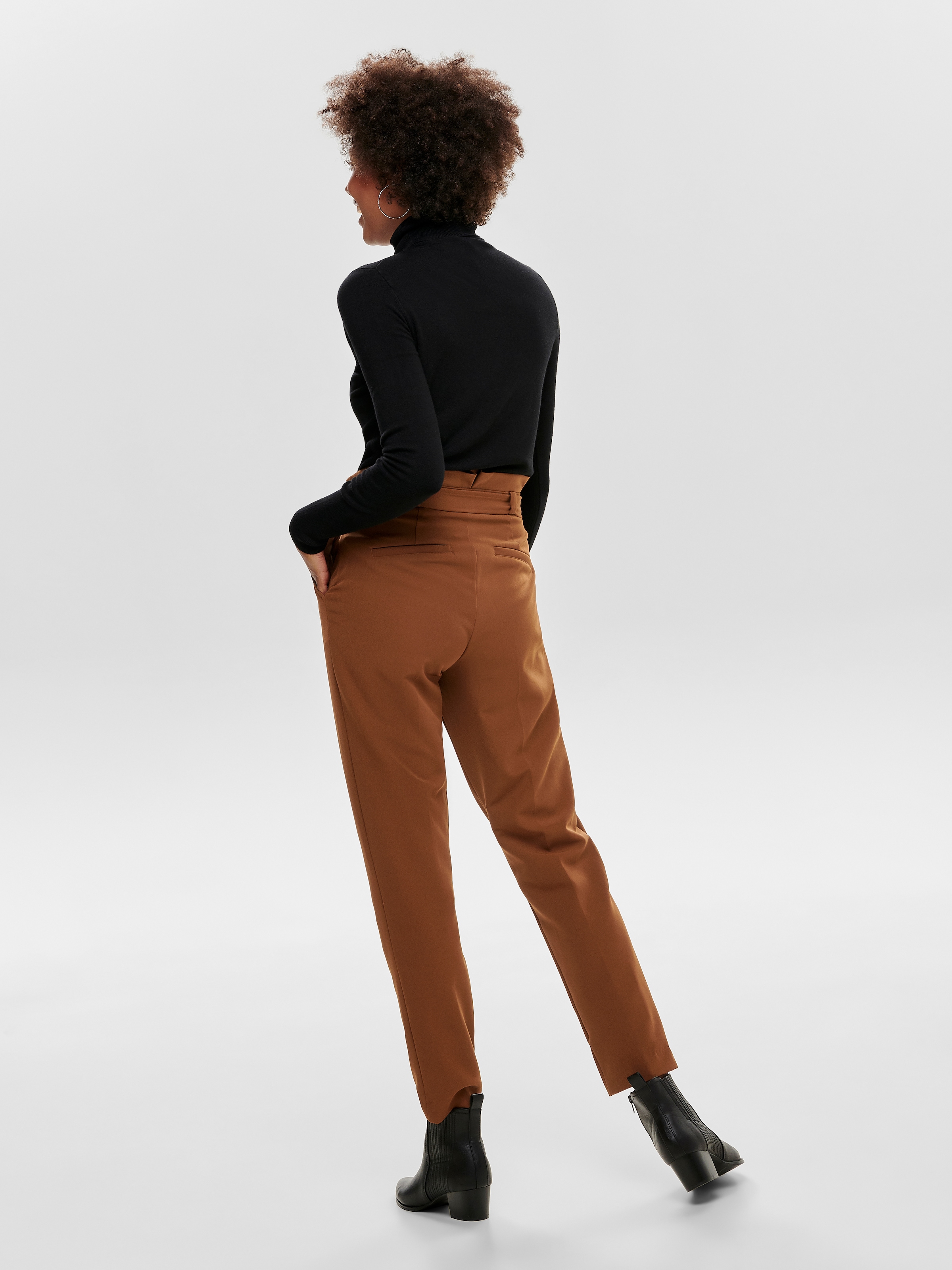 ONLY Rollkragenpullover »ONLVENICE« in figurbetonter Form