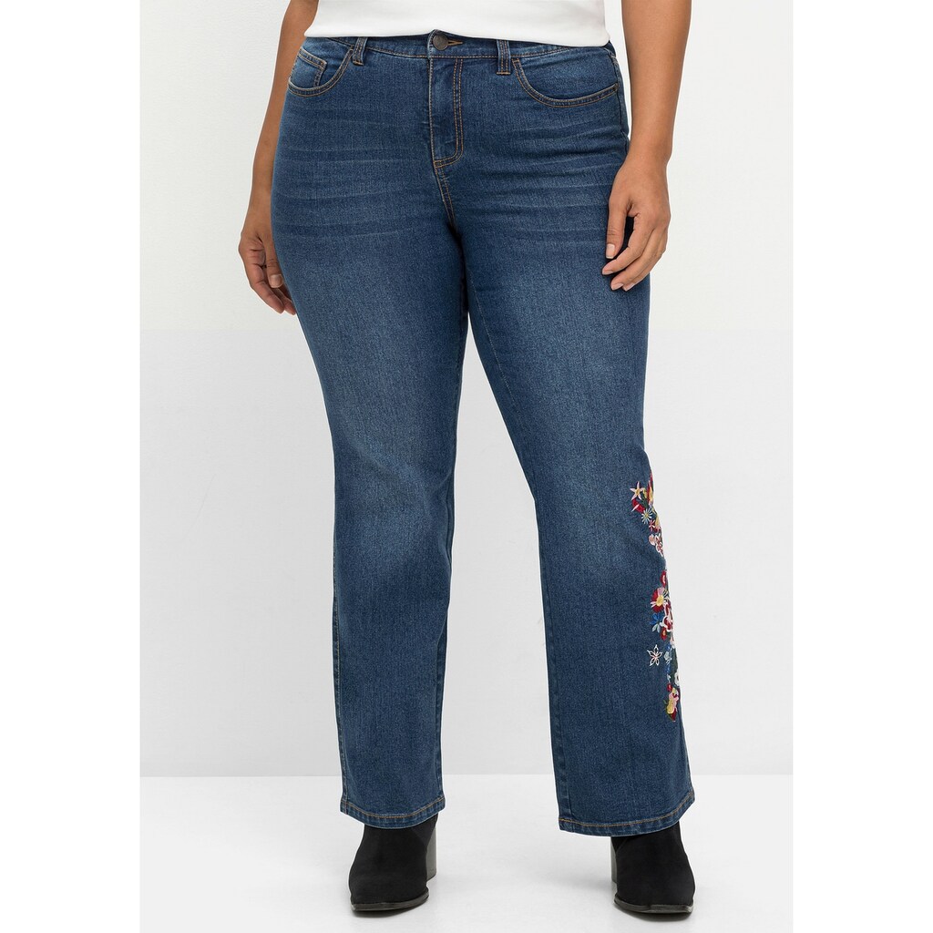 sheego by Joe Browns Bootcut-Jeans »Große Größen«, mit Blumenstickerei seitlich am Bein