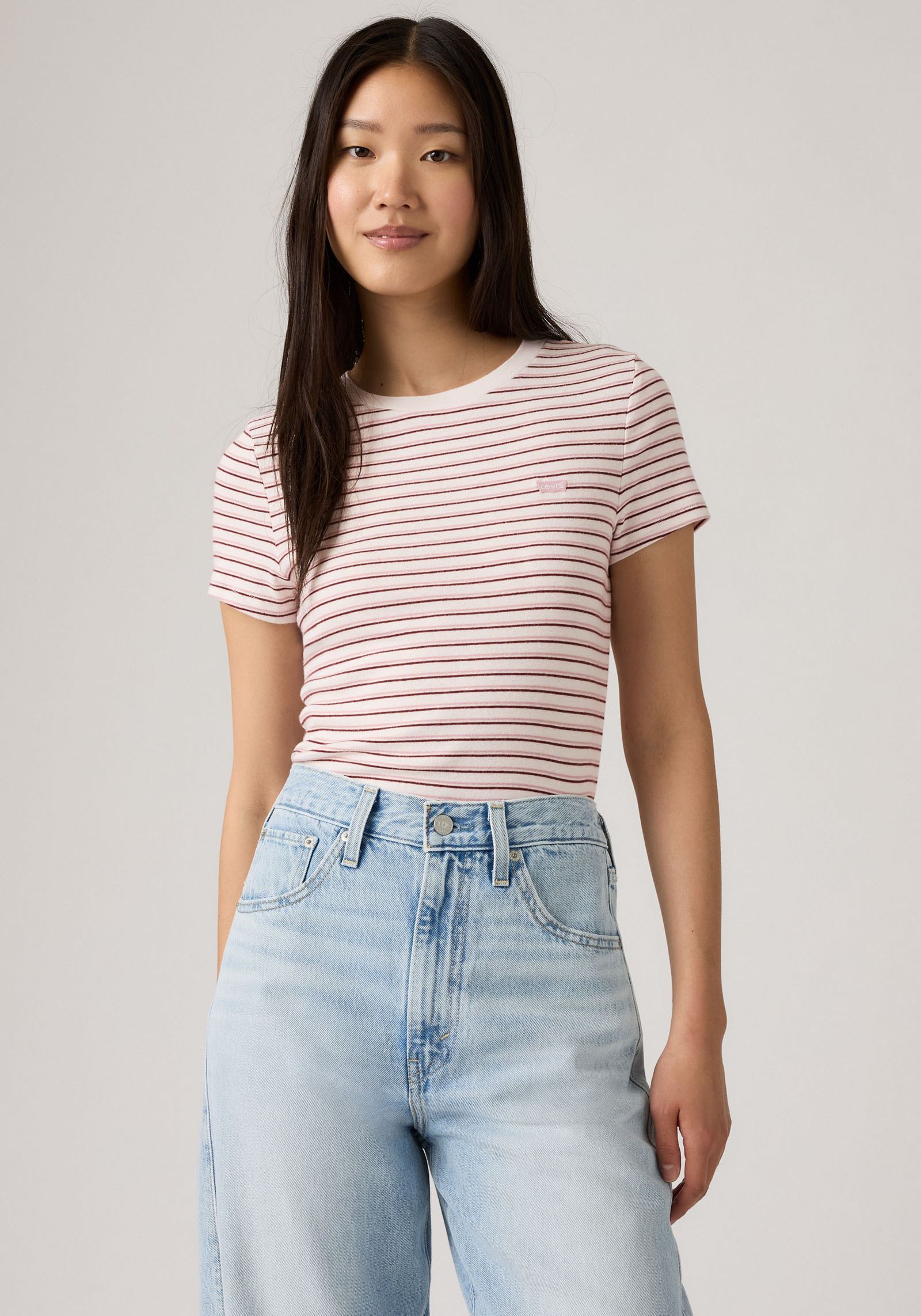Levis T-Shirt "ESSENTIAL HM SS TEE", Taillierter Schnitt günstig online kaufen