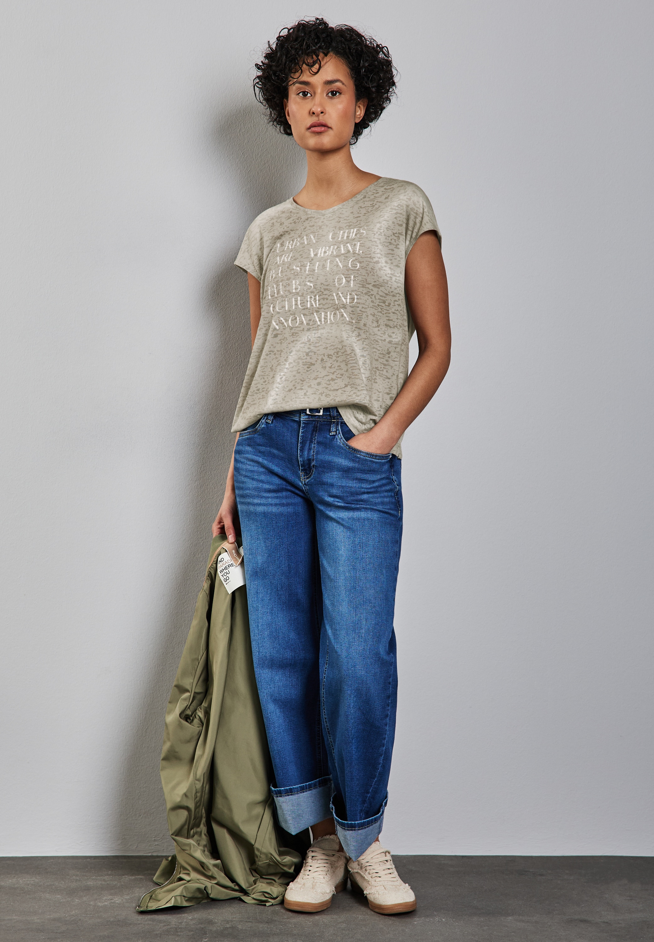 STREET ONE T-Shirt, mit Seitlichen Einschlitzen am Saum