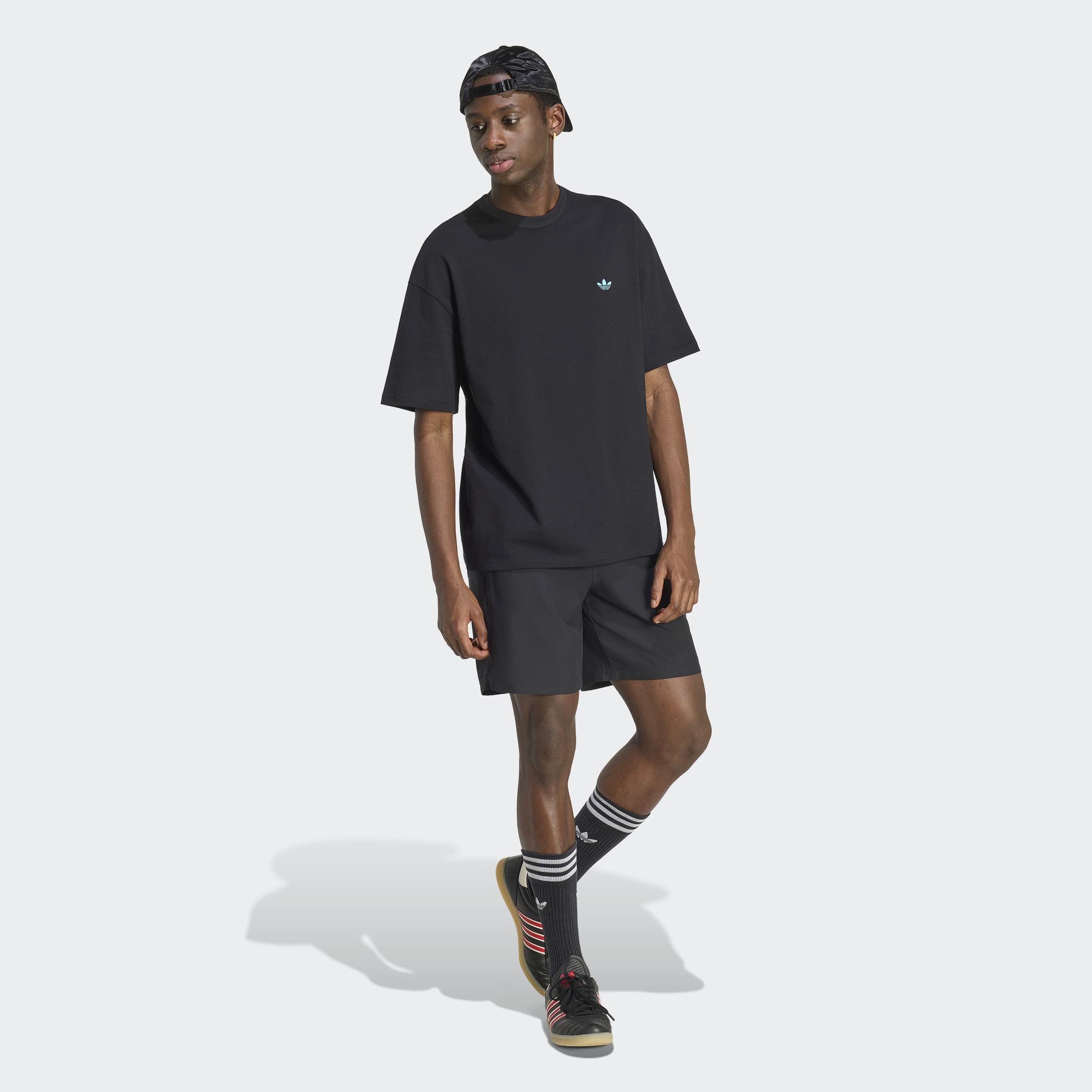 adidas Originals Shorts »ESS«