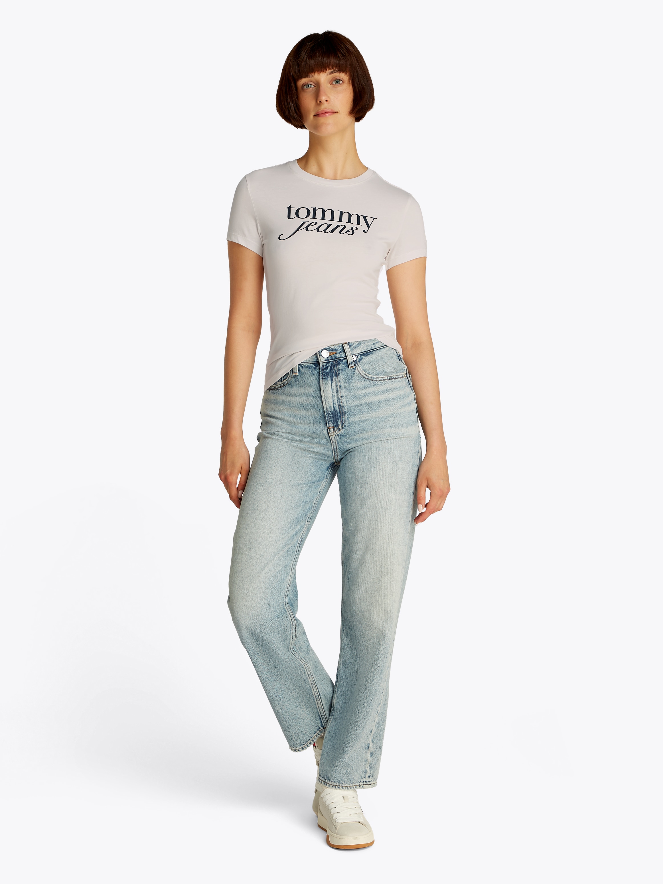 Tommy Jeans Curve Rundhalsshirt »Shirt TJW SLIM ESSENTIAL«, in Großen Größen, Logo-Print auf Brusthöhe, mit Logostickerei