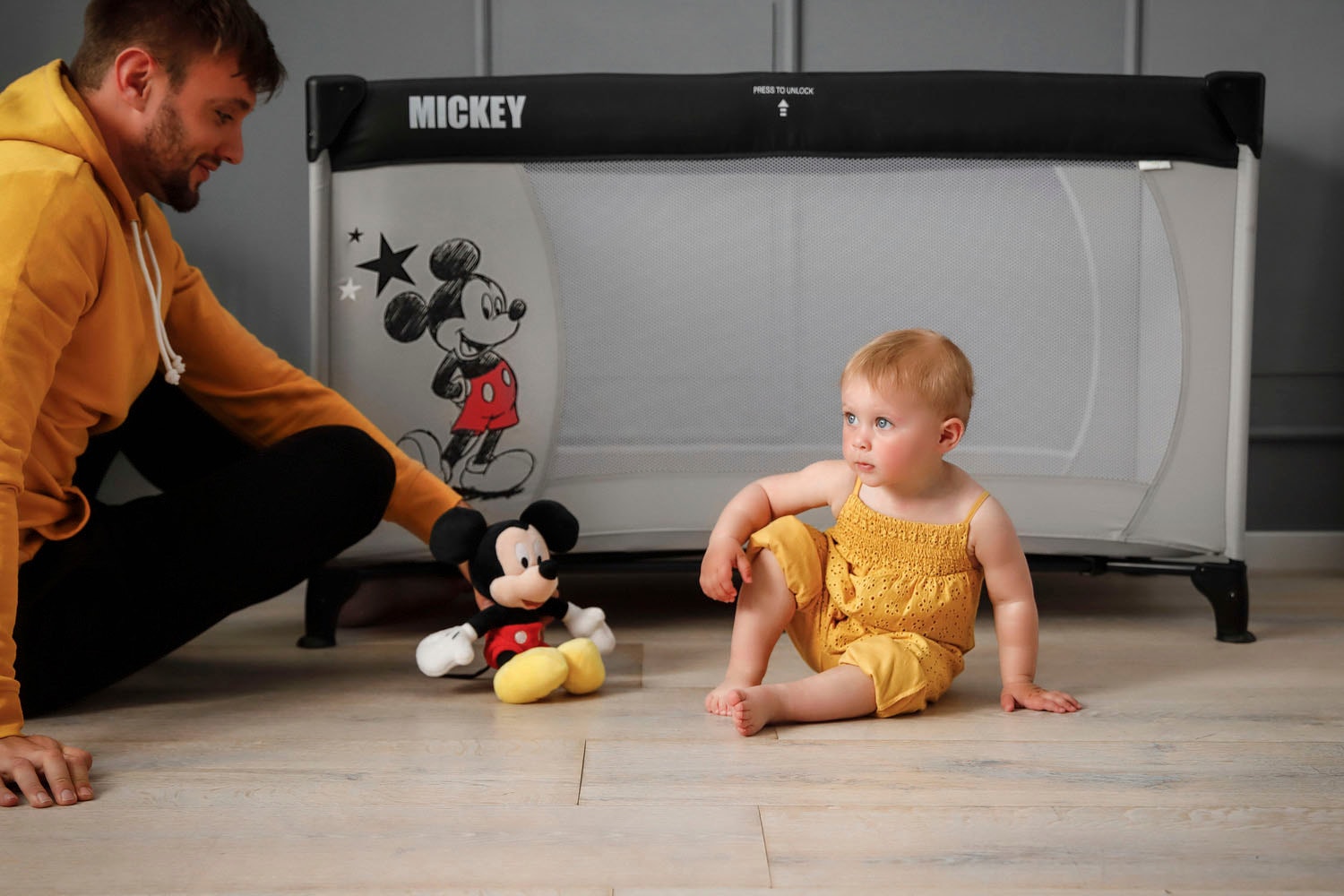 Hauck Baby-Reisebett »Dream N Play - Mickey Stars«, inkl. Transporttasche