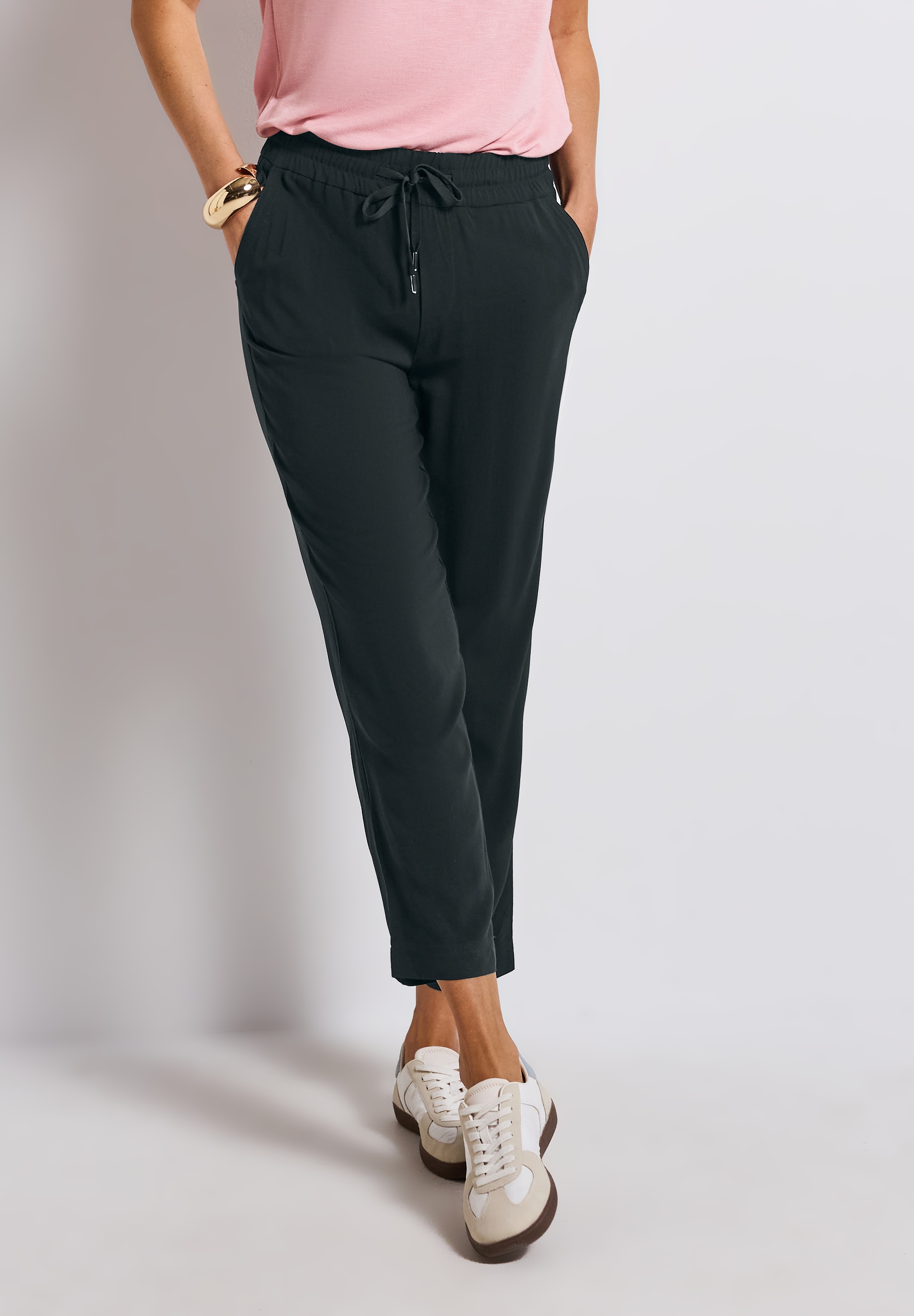 STREET ONE Stoffhose  mit seitlichen Einschubtaschen