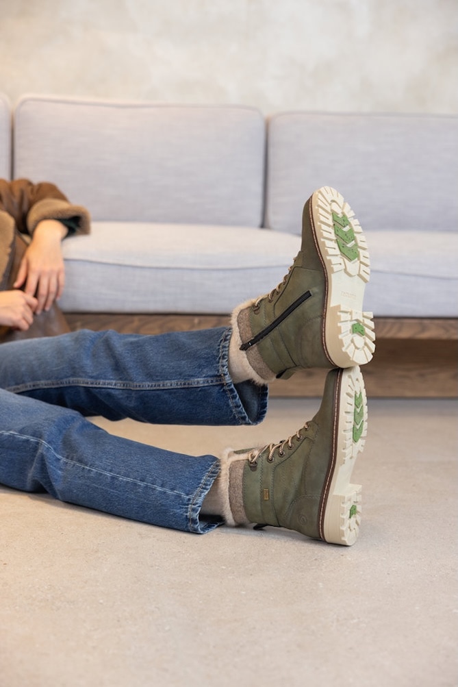 Remonte Winterstiefelette »Elisabeth Hurley-Collection«, Schnürboots mit wasserabweisender TEX-Membran und Fiber Grip