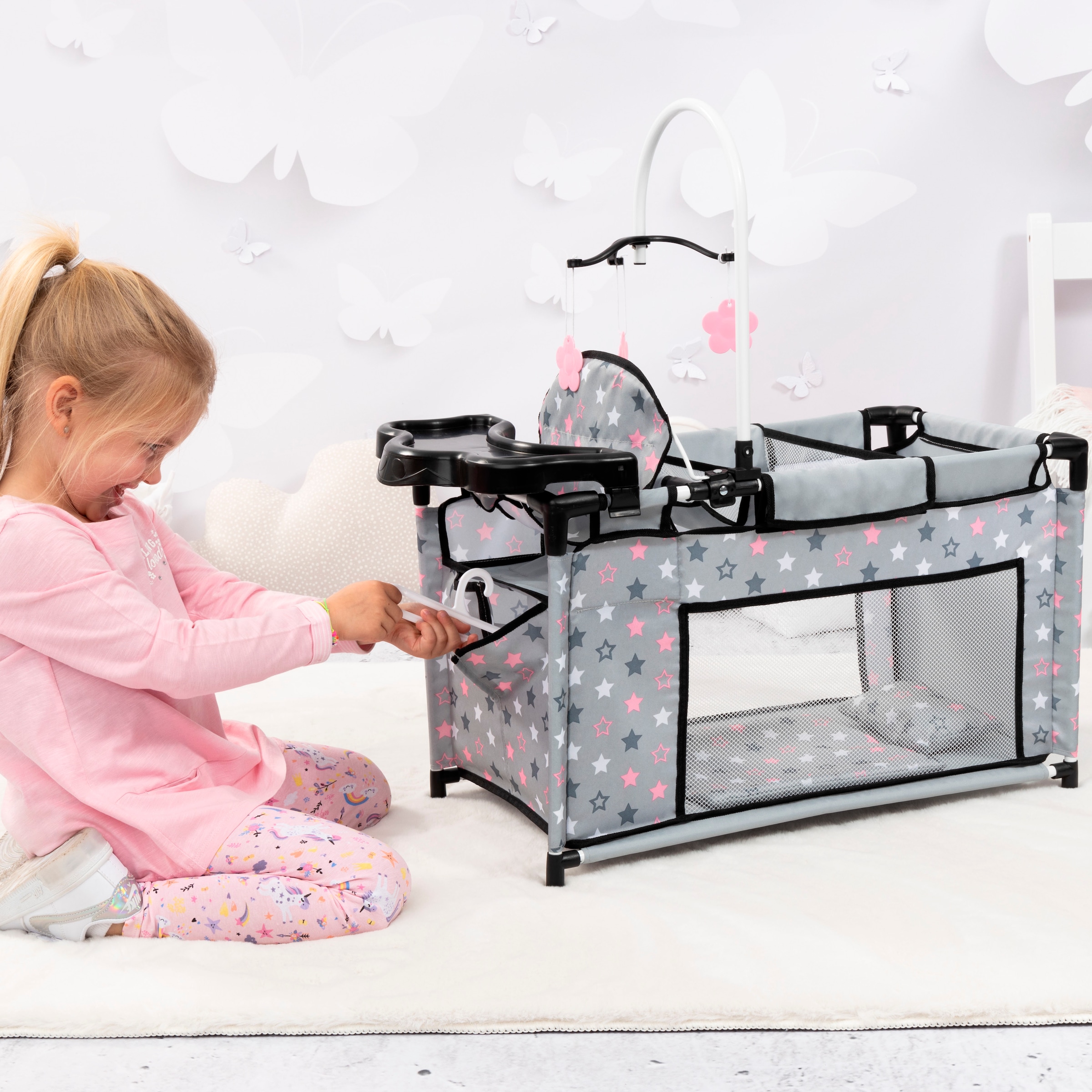 Bayer Puppenbett »Puppenmultibett, grau«, Mit integriertem Hochstuhl, Wickelablage und Mobile