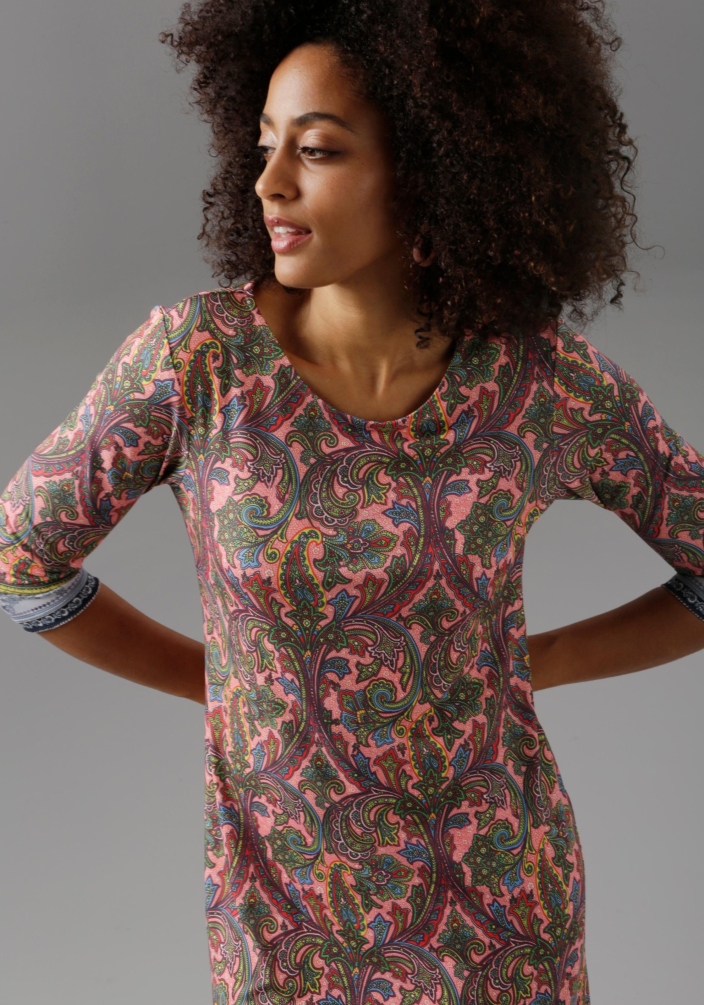 Jerseykleid, kaufen Muster farbenfrohem Aniston mit SELECTED online | BAUR