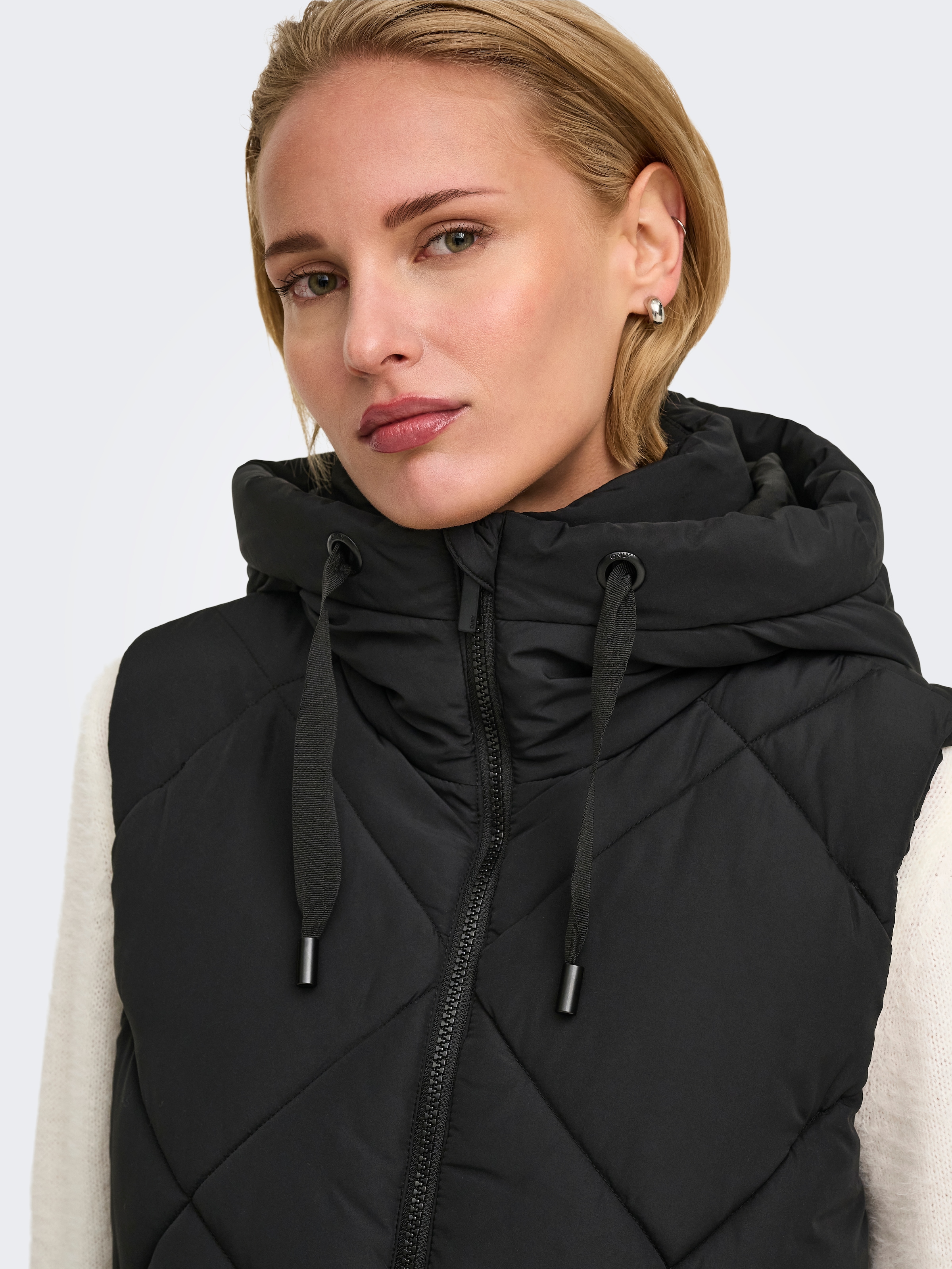 ONLY Steppweste »ONLMAGGI HOOD WAISTCOAT CC OTW« Kunstfaser