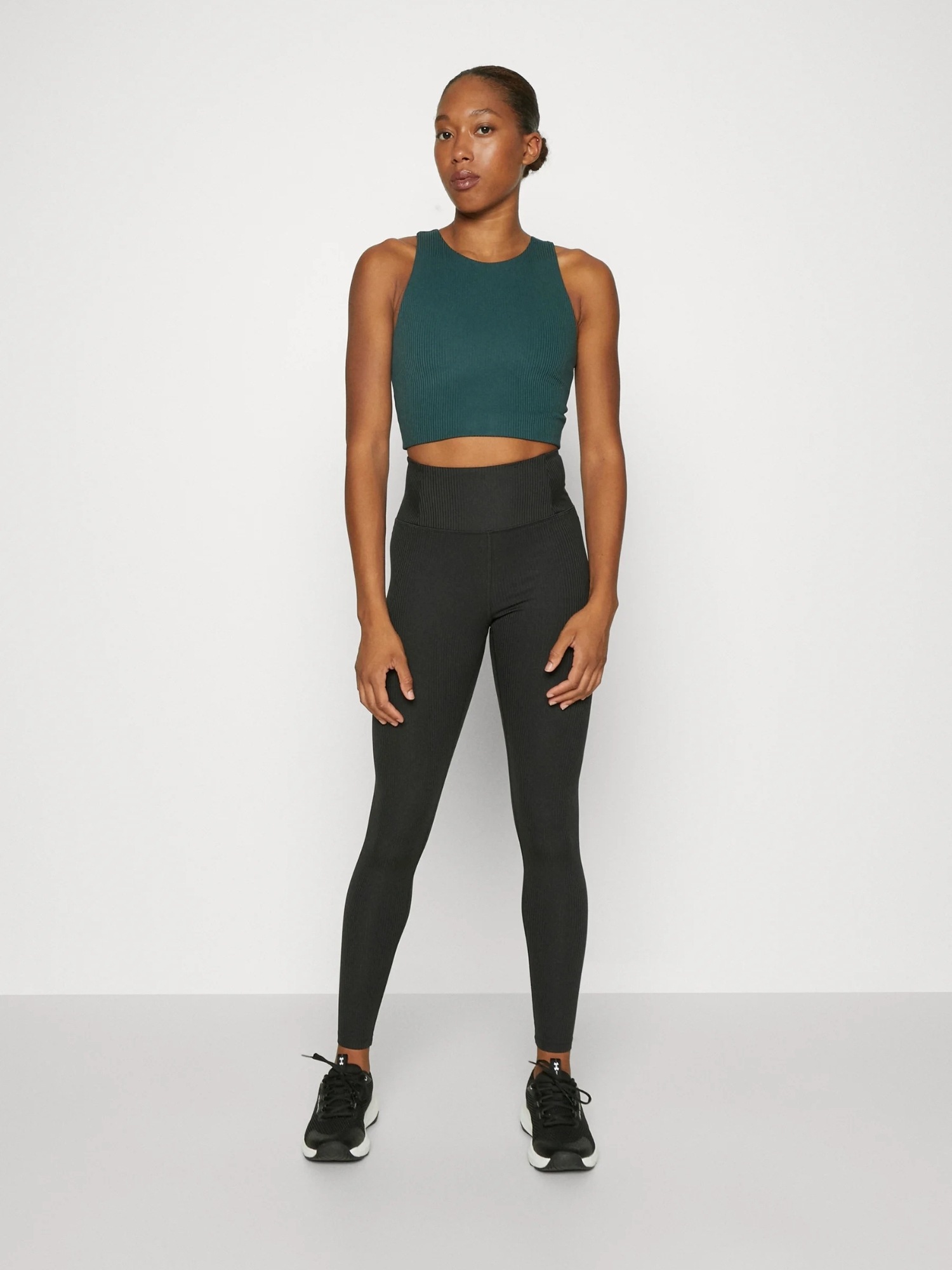 GIRLFRIEND COLLECTIVE Chinohose »Girlfriend Collective Trouser Rib«