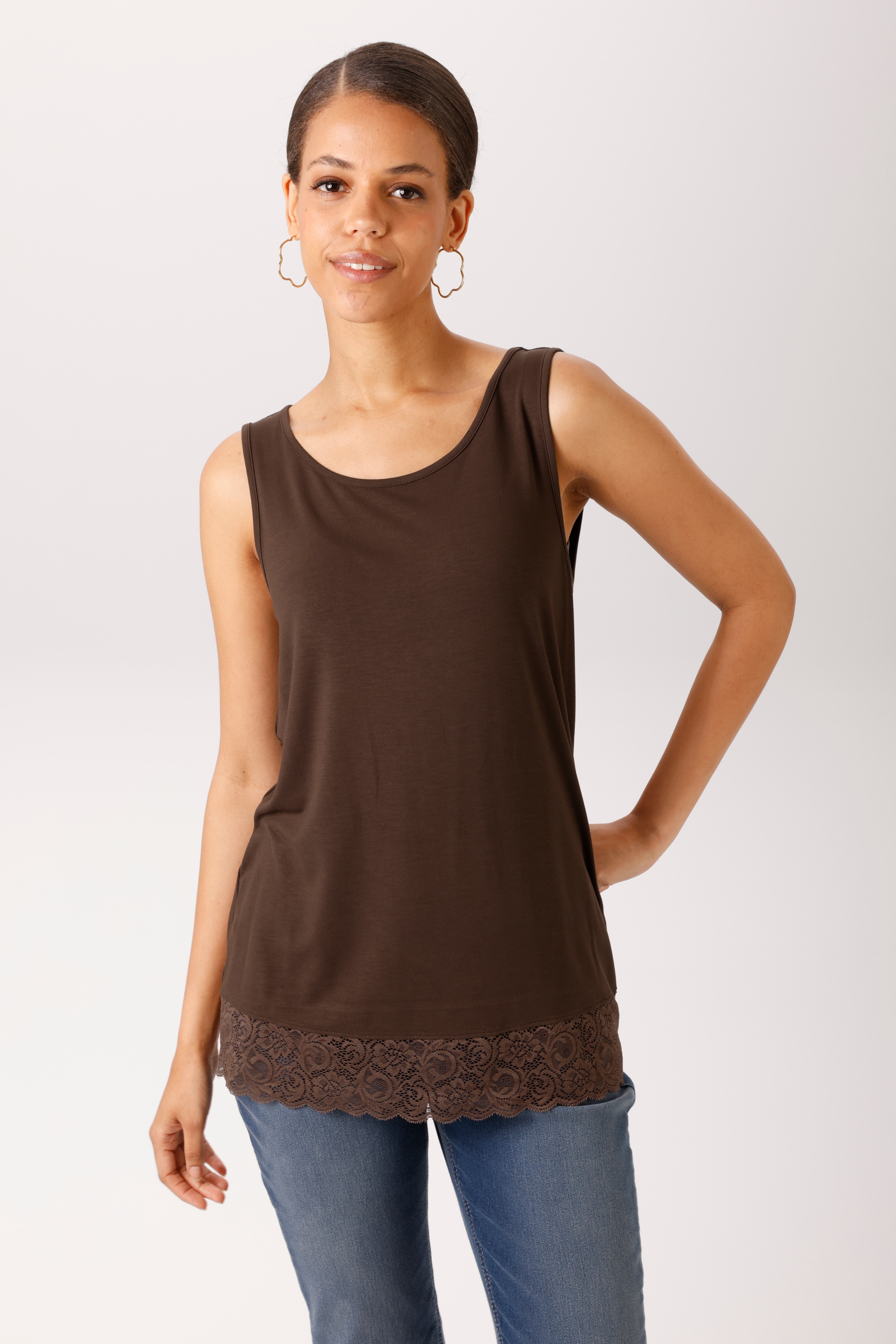 Aniston CASUAL Tanktop mit gewellter, elastischer Spitzenborte am Saum - NEUE KOLLEKTION