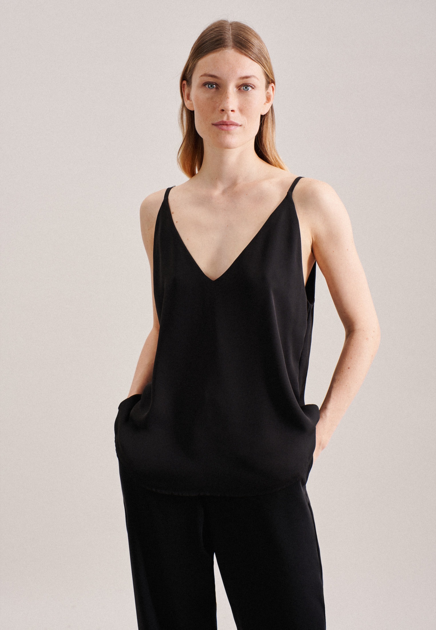 seidensticker Shirttop »Schwarze Rose«, Ohne Arm V-Neck Uni
