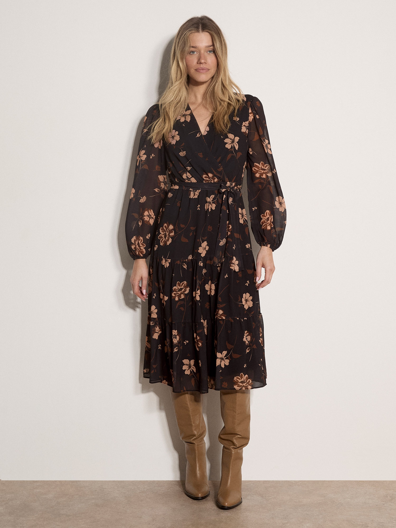 Apricot Midikleid "Chiffonkleid in wadenlänge" Kordelzug, 2 tlg. mit Blumenmuster und Stufen