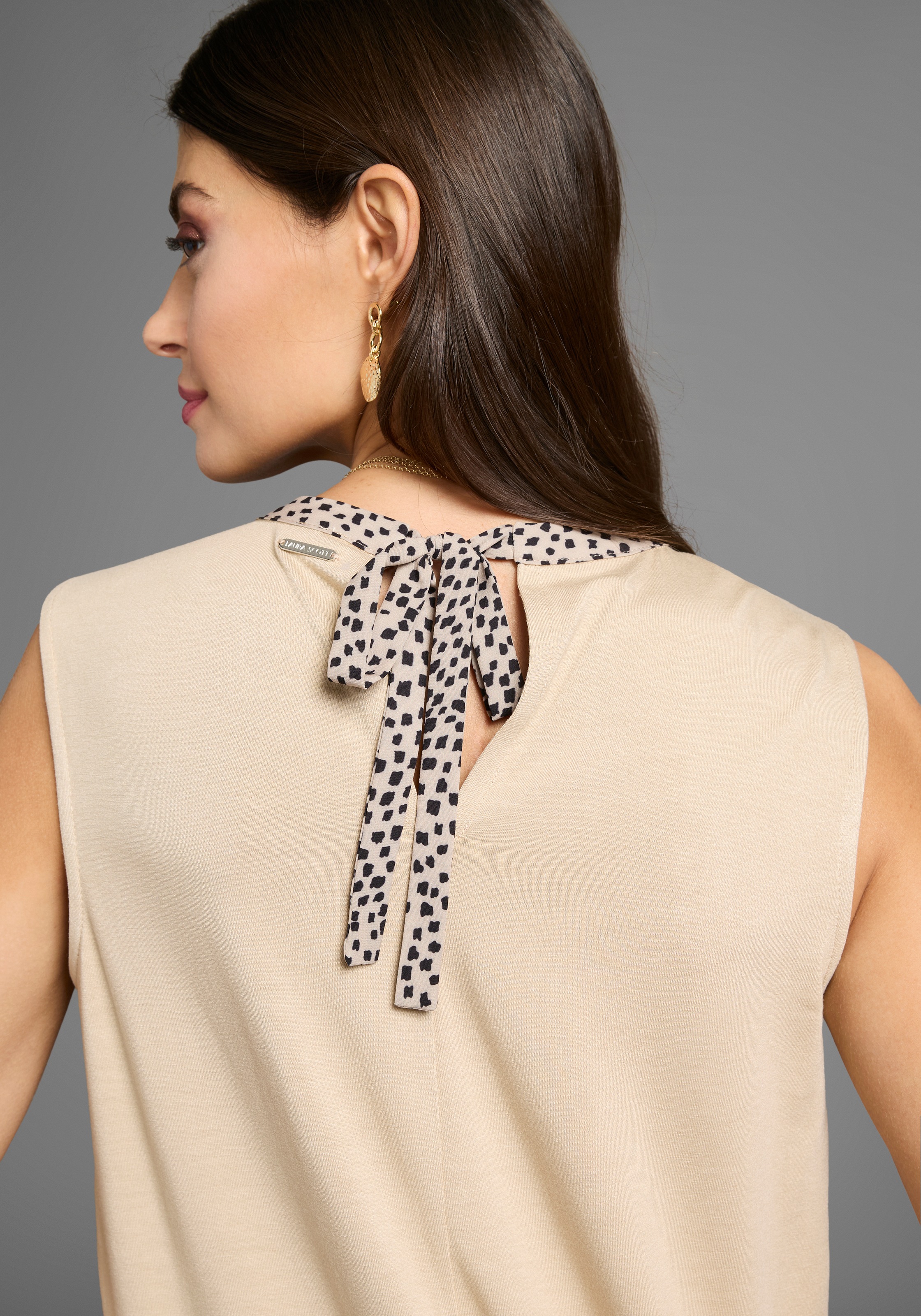 Thumbnail - Laura Scott Blusentop mit geblümtem Muster, mit Stehkragen, elastisches Material