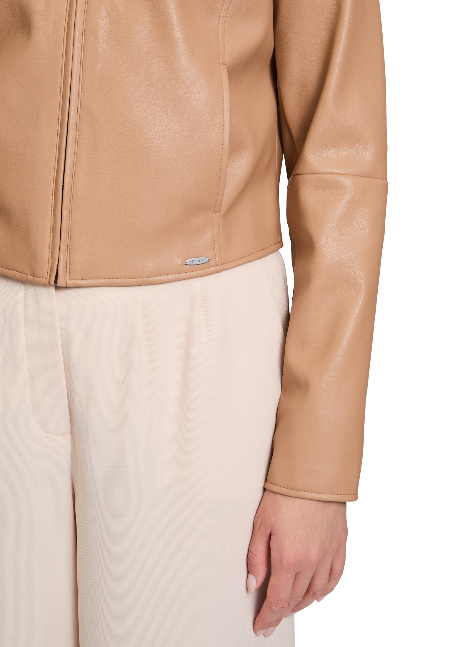 Betty&Co Jackenblazer »Betty & Co Damen Bikerjacke mit Stehkragen«, Nahtführung